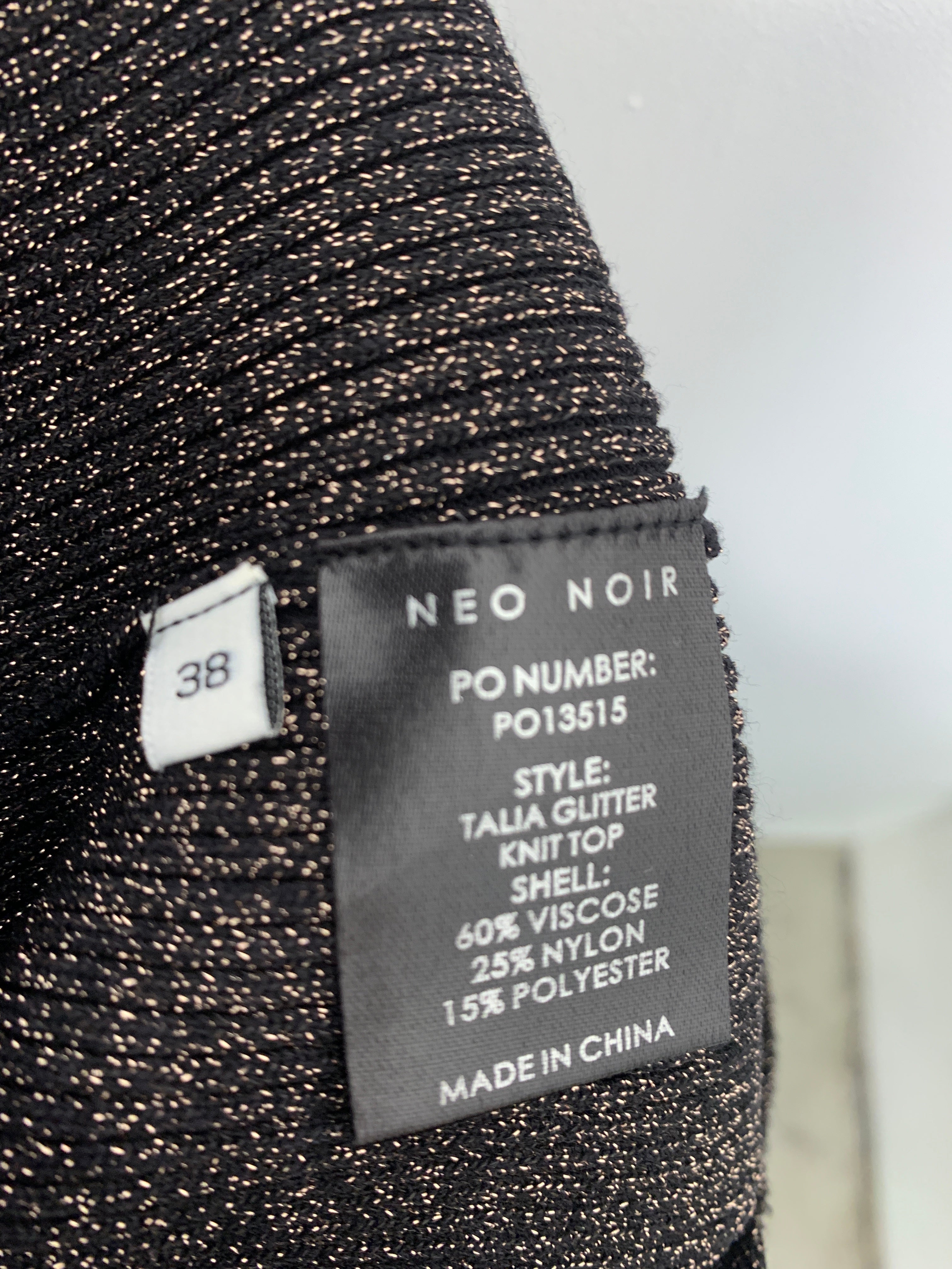 Neo Noir Bluse