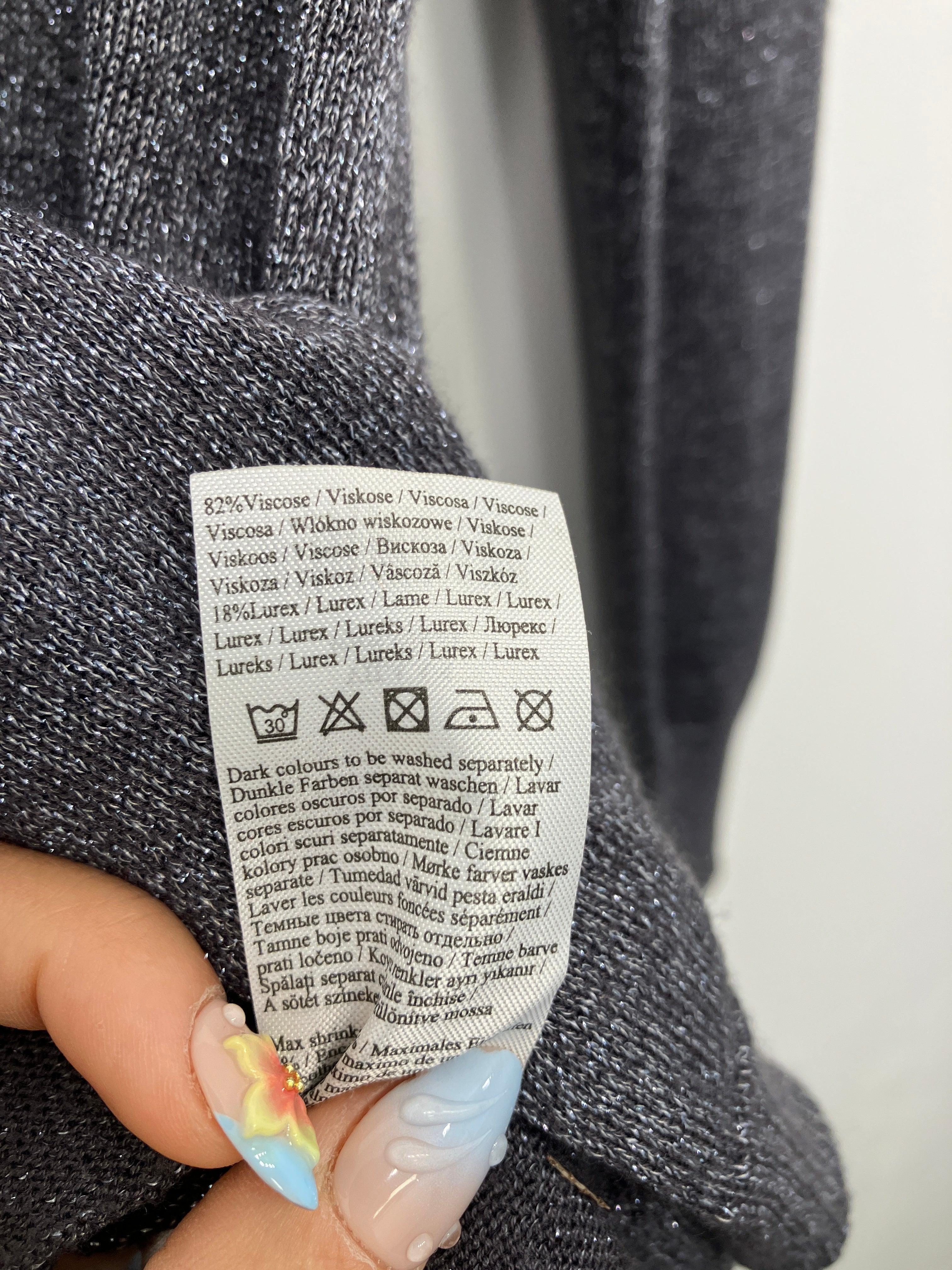 Vila Cardigan