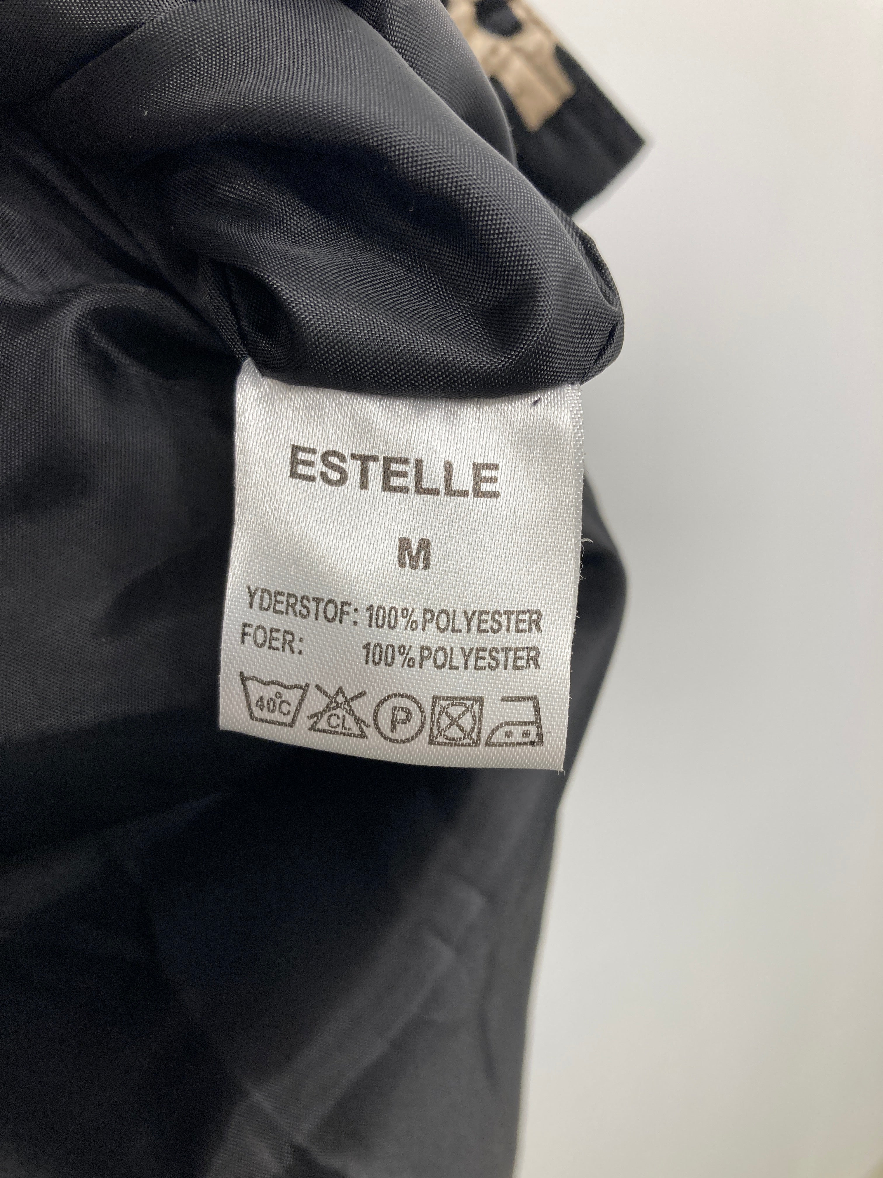 Estelle Jakke