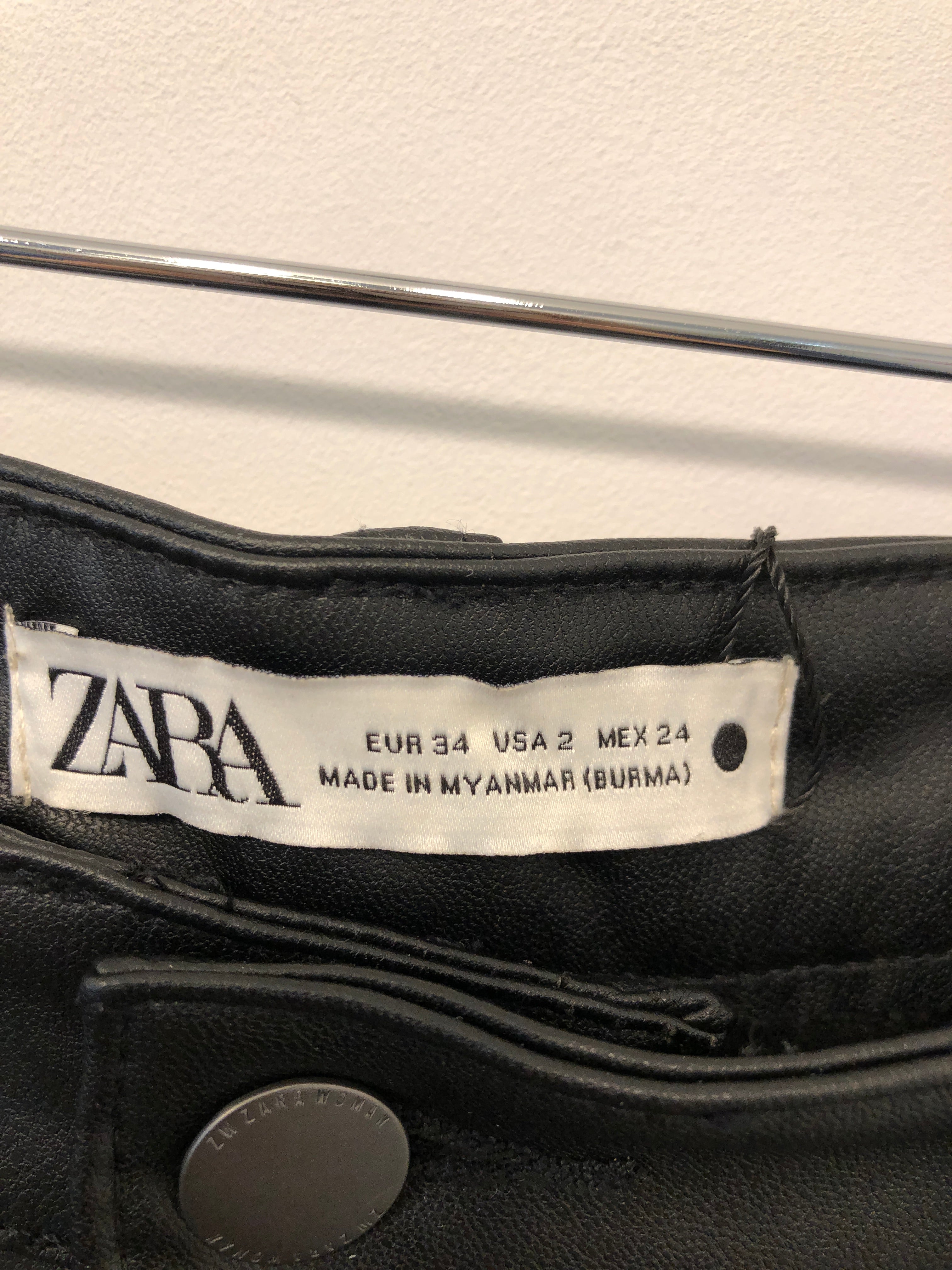 Zara Bukser