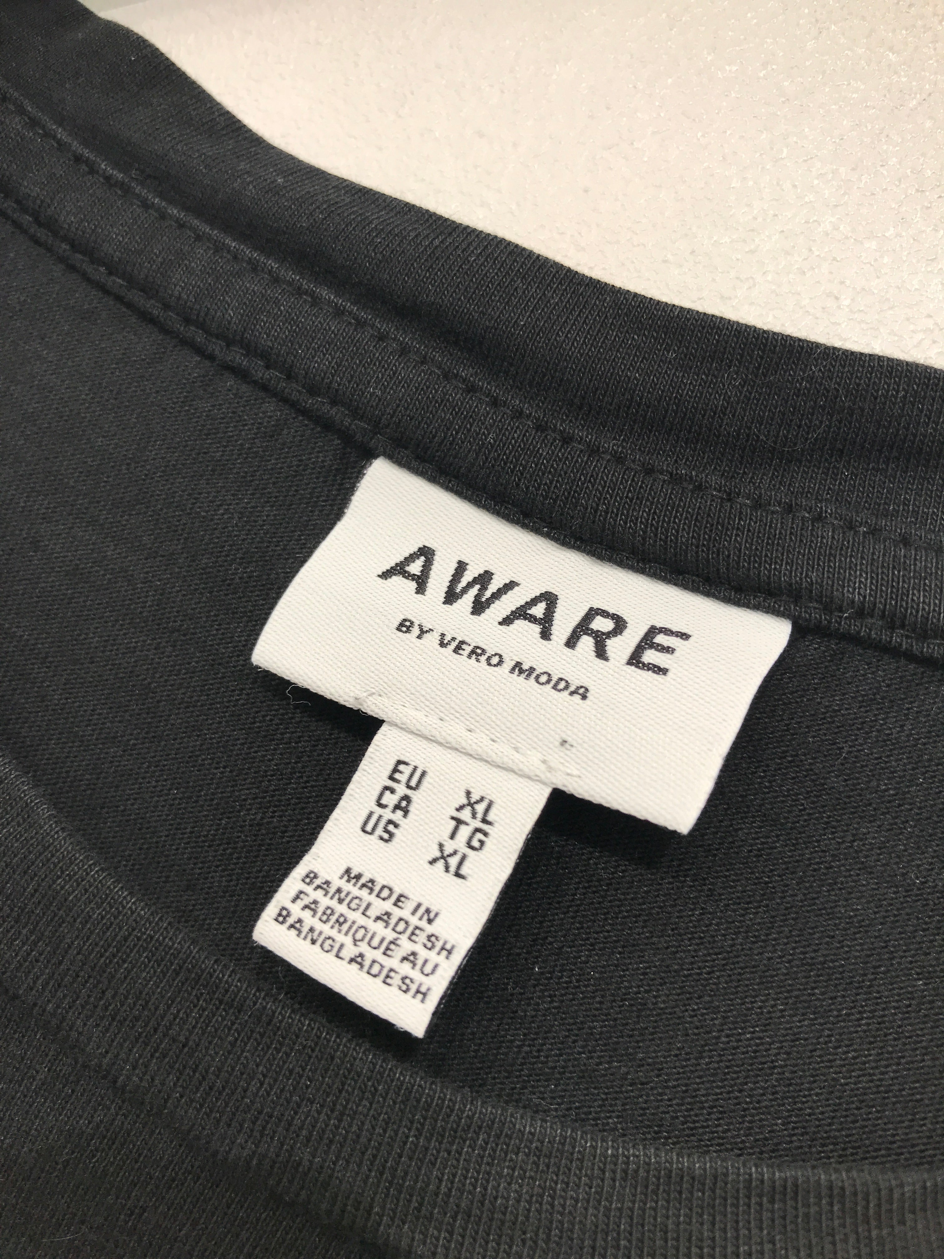 Aware Bluse