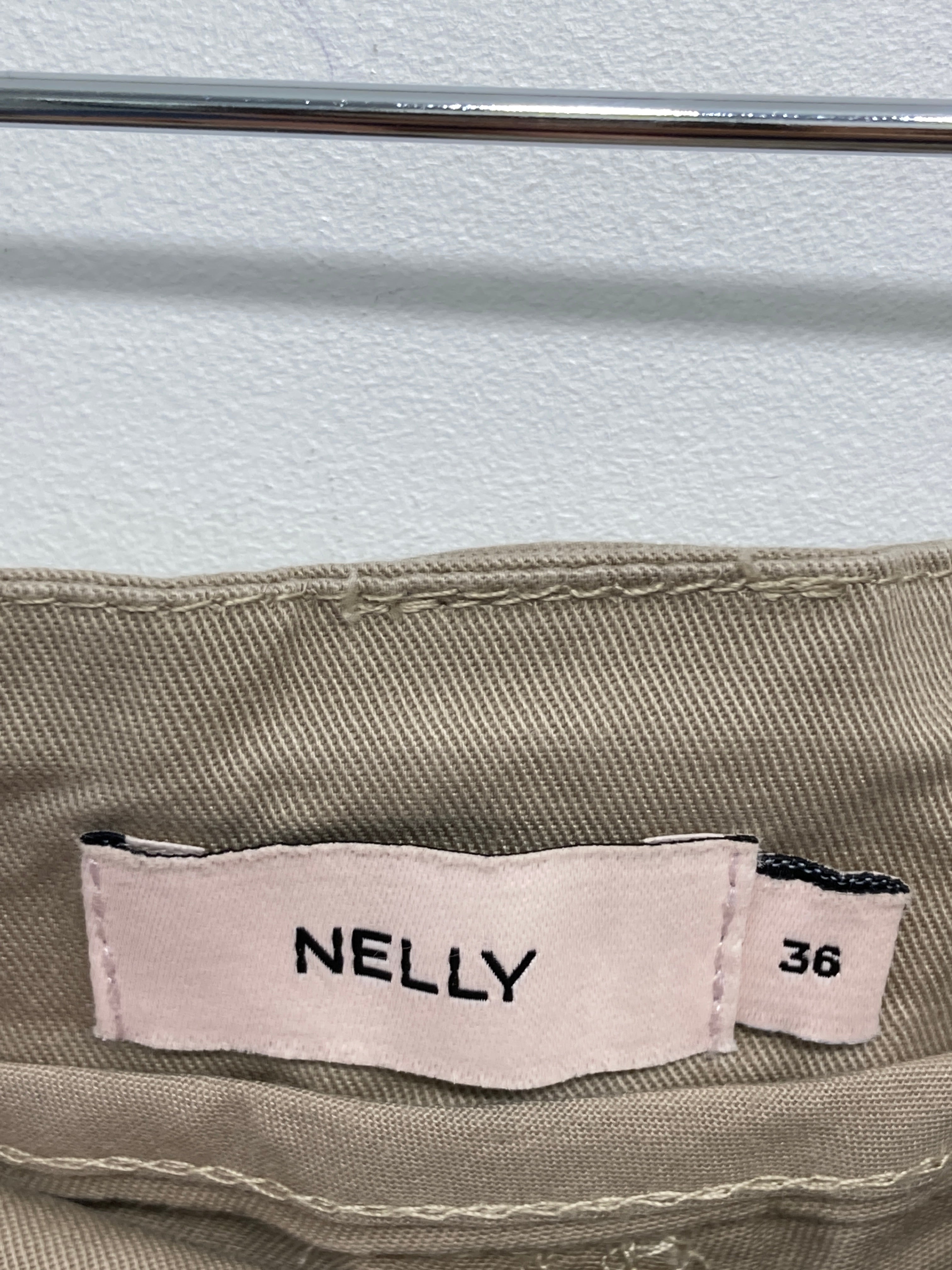 Nelly Bukser