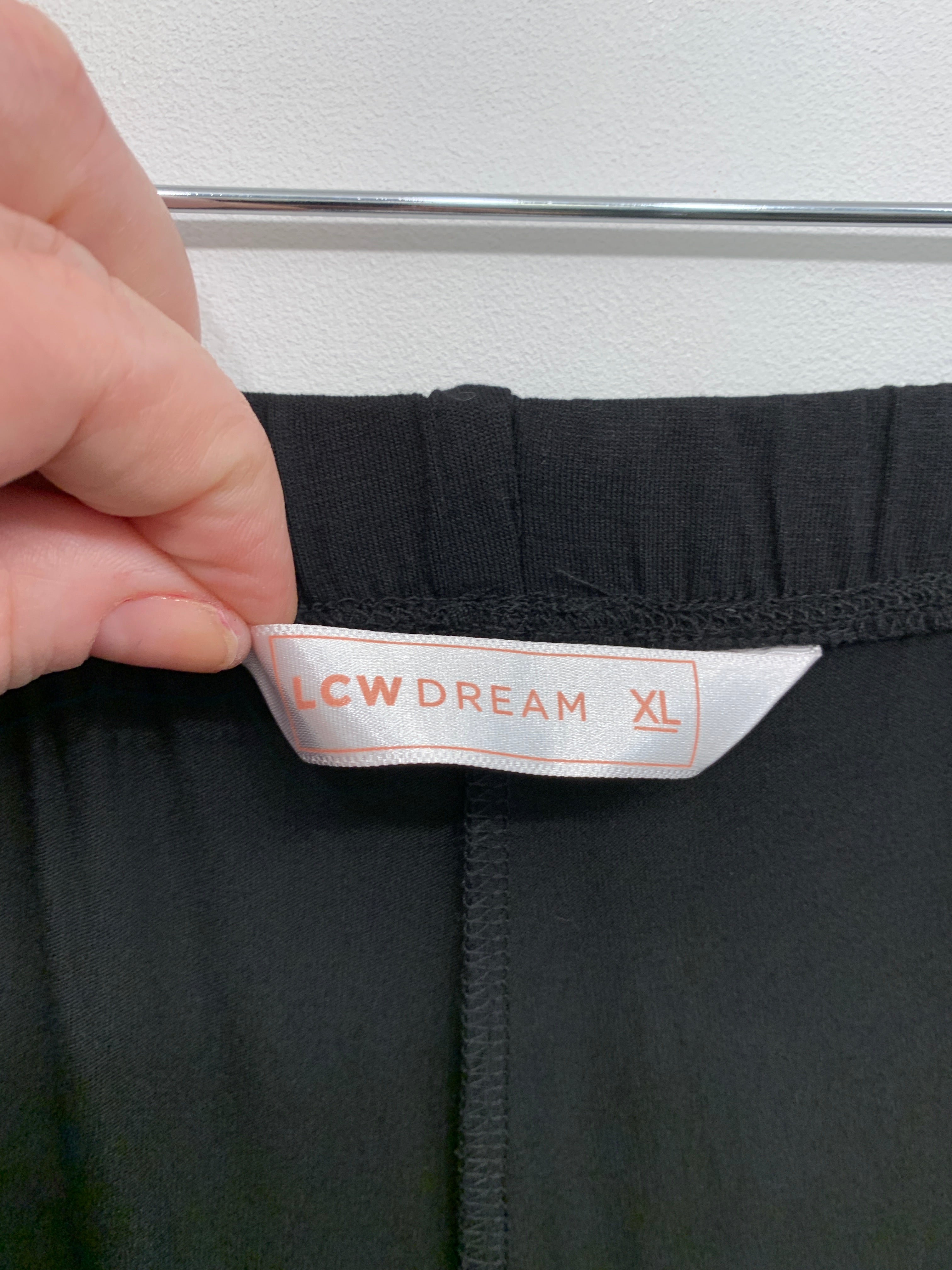 LCW Dream Busker