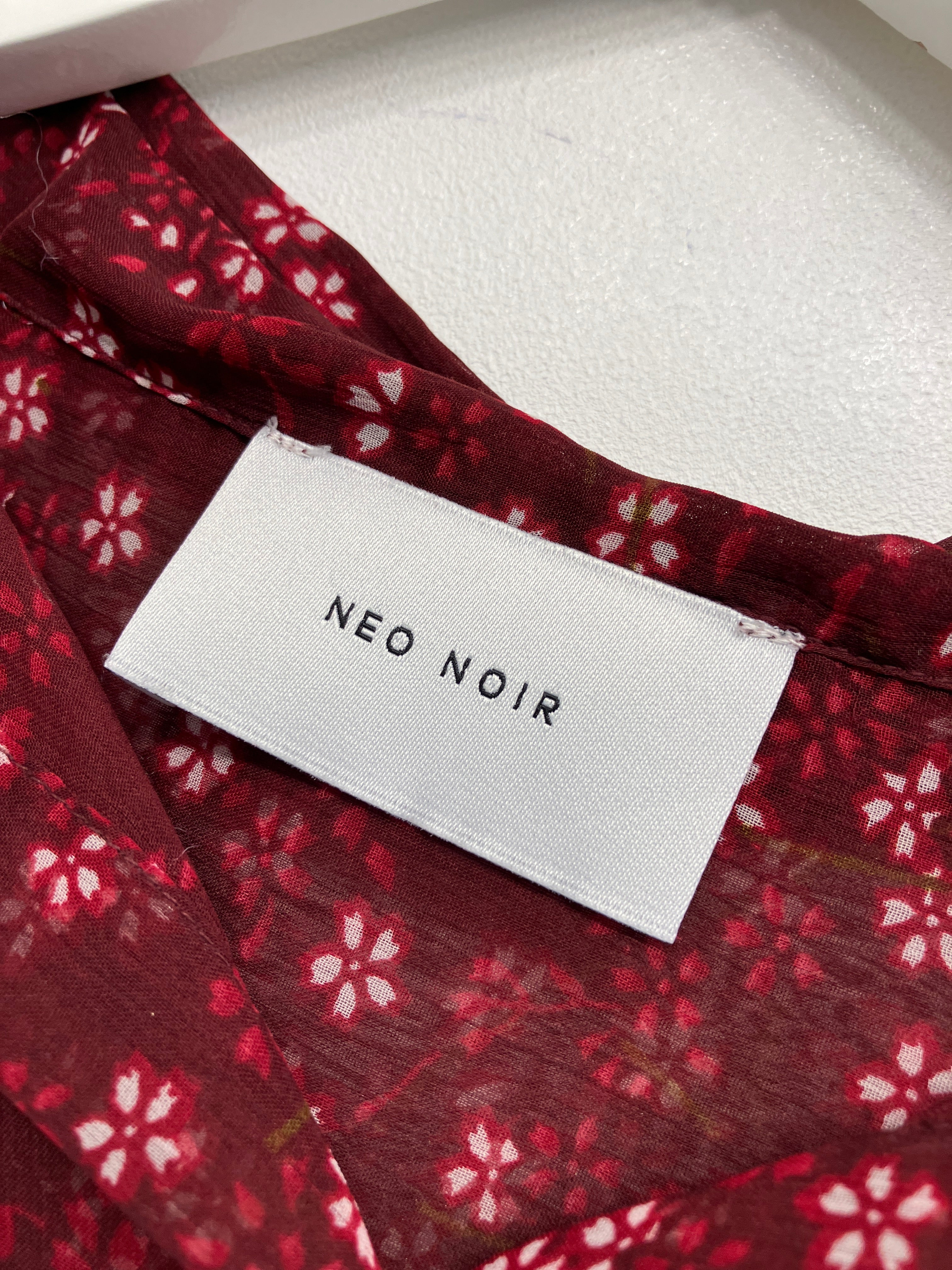 Neo Noir Bluse