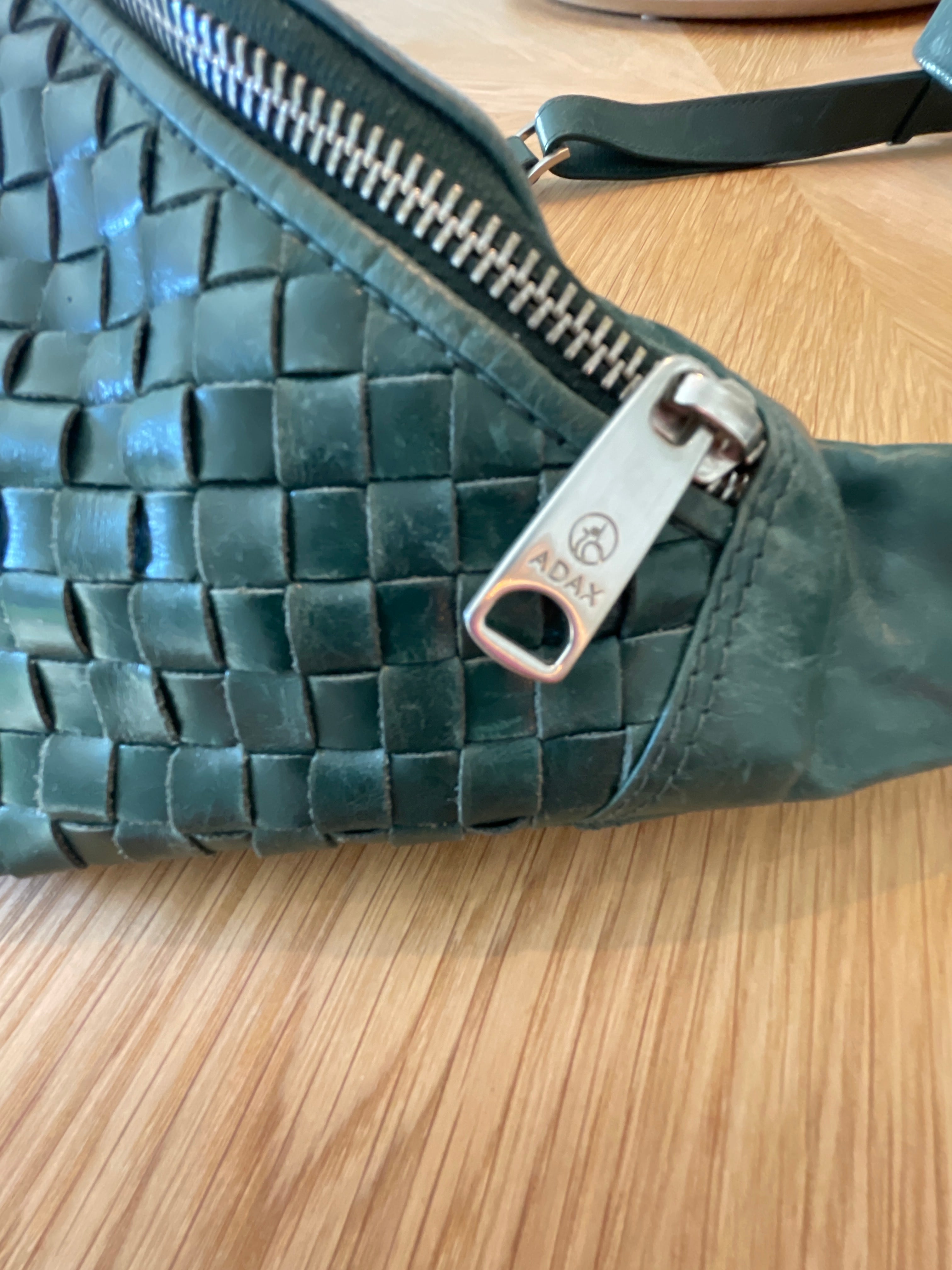 ADAX Cross-body taske