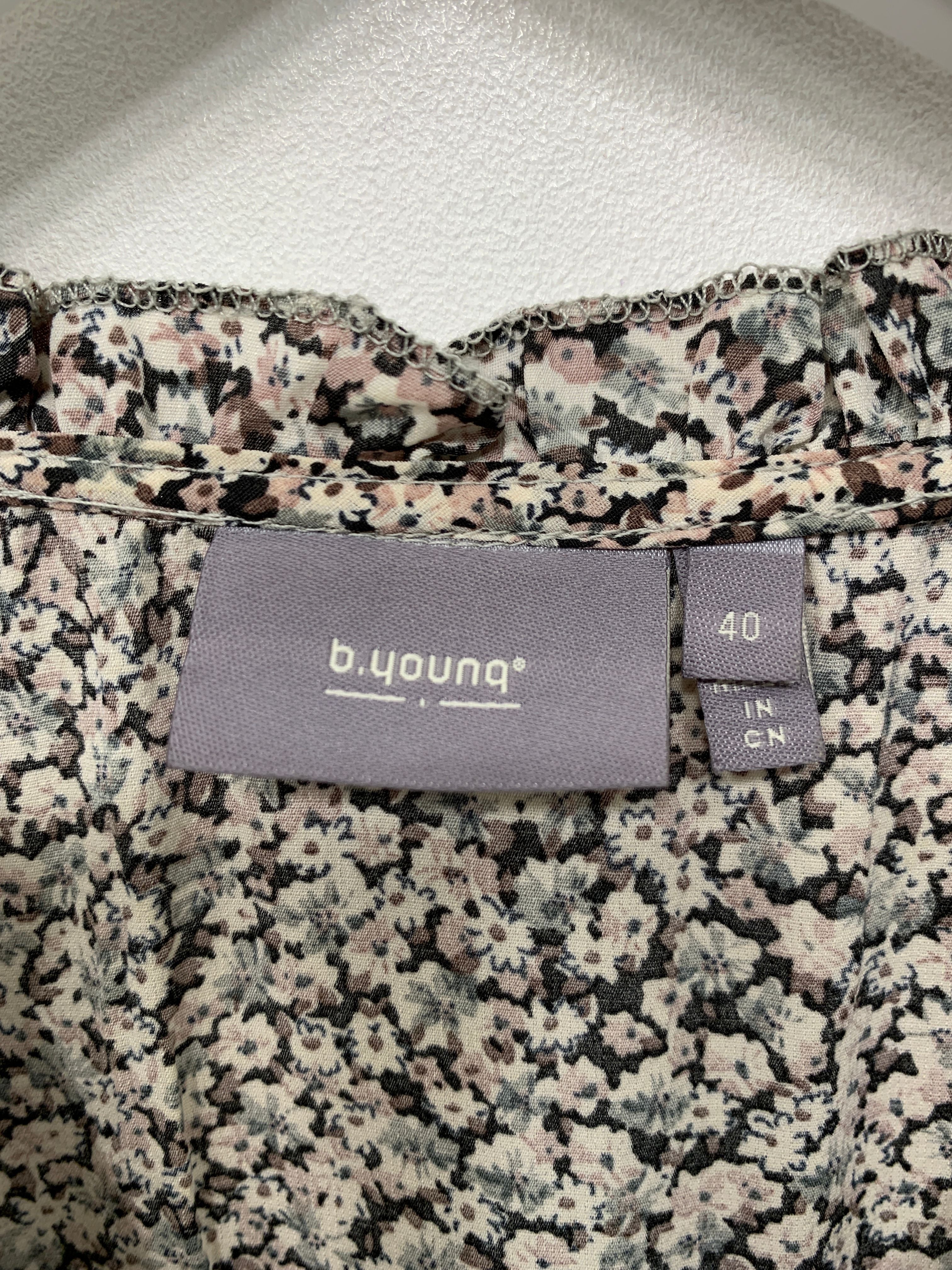 B Young Kjole
