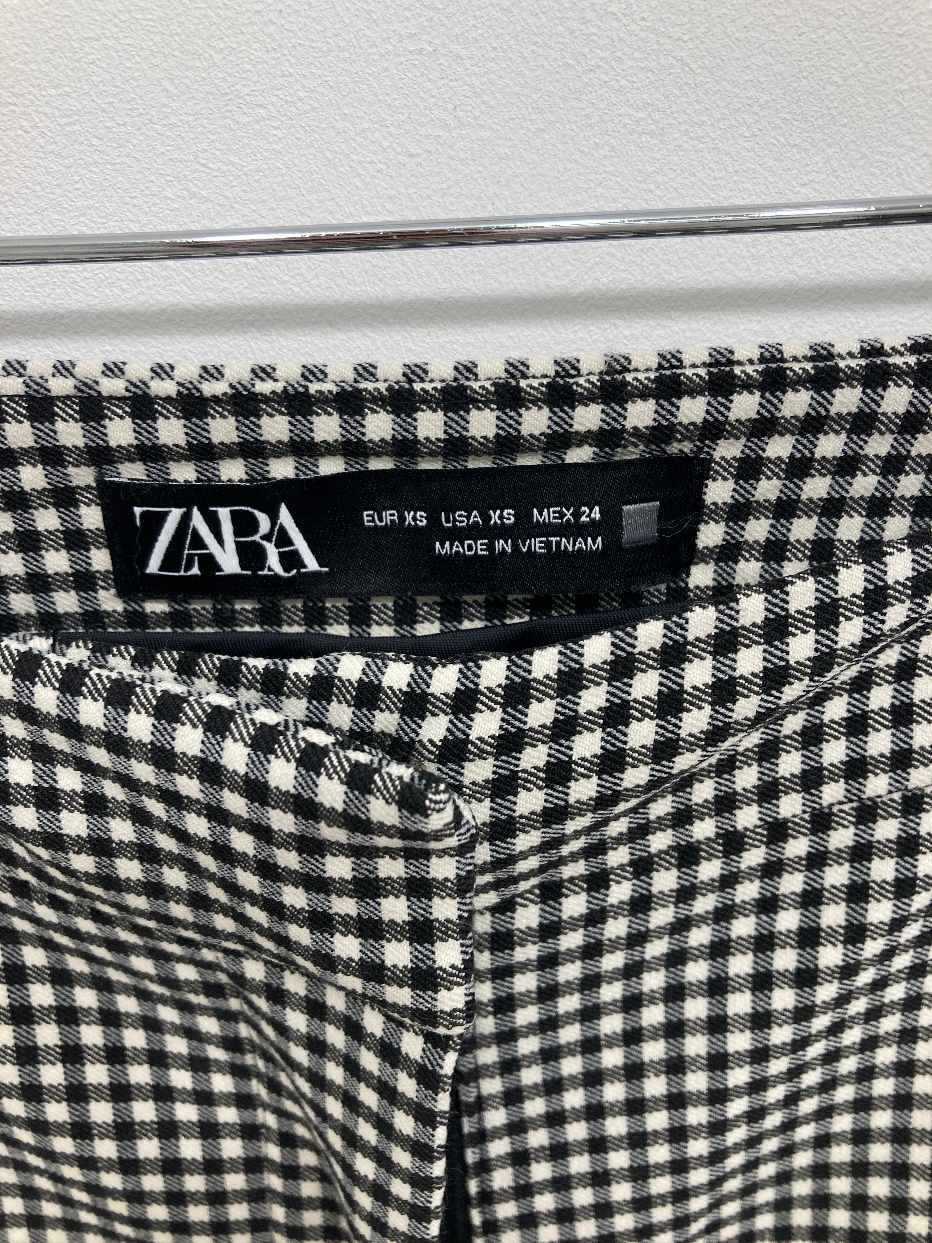 Zara Bukser