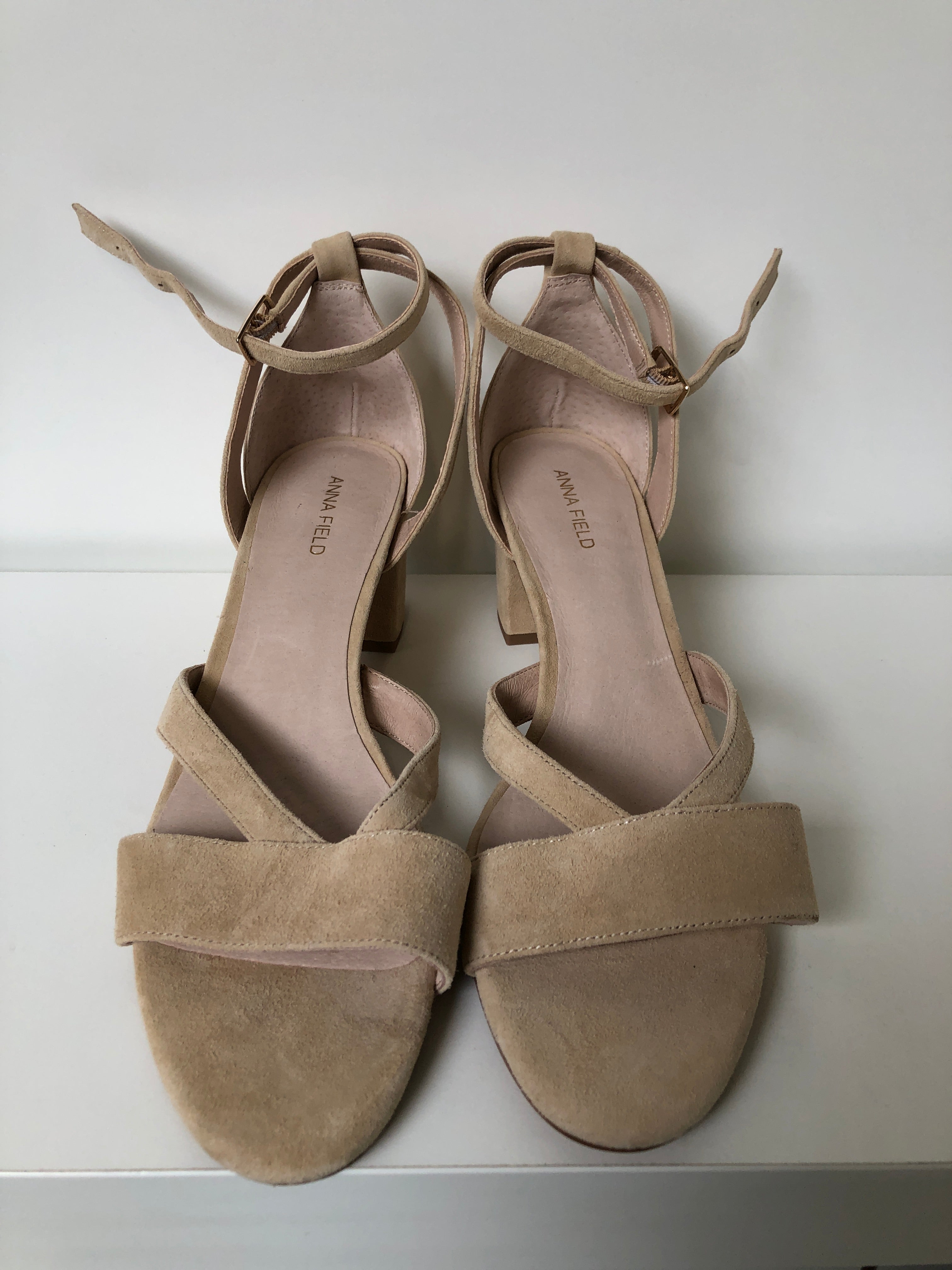 Anna Field Sandaler