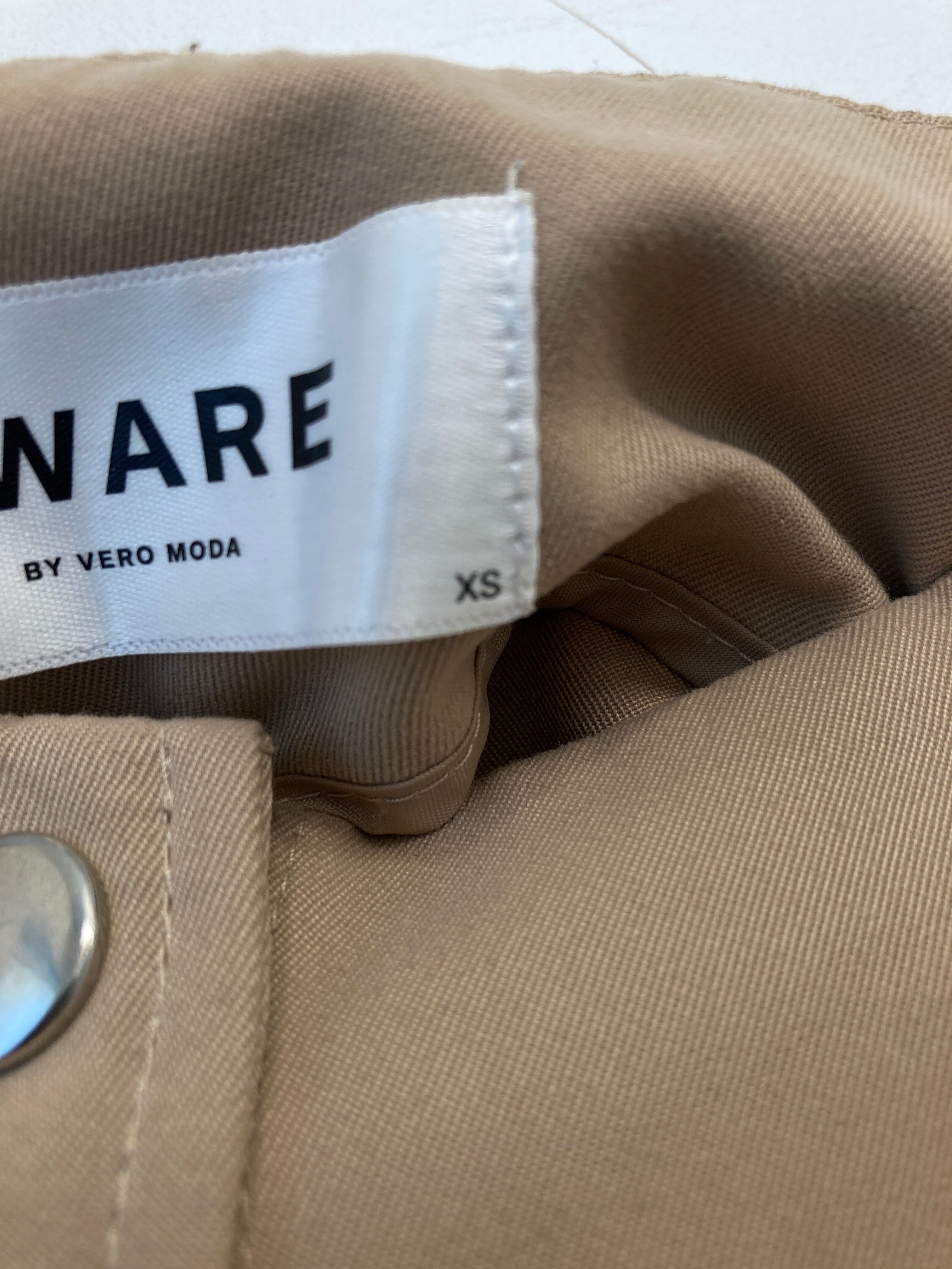 Aware Nederdel