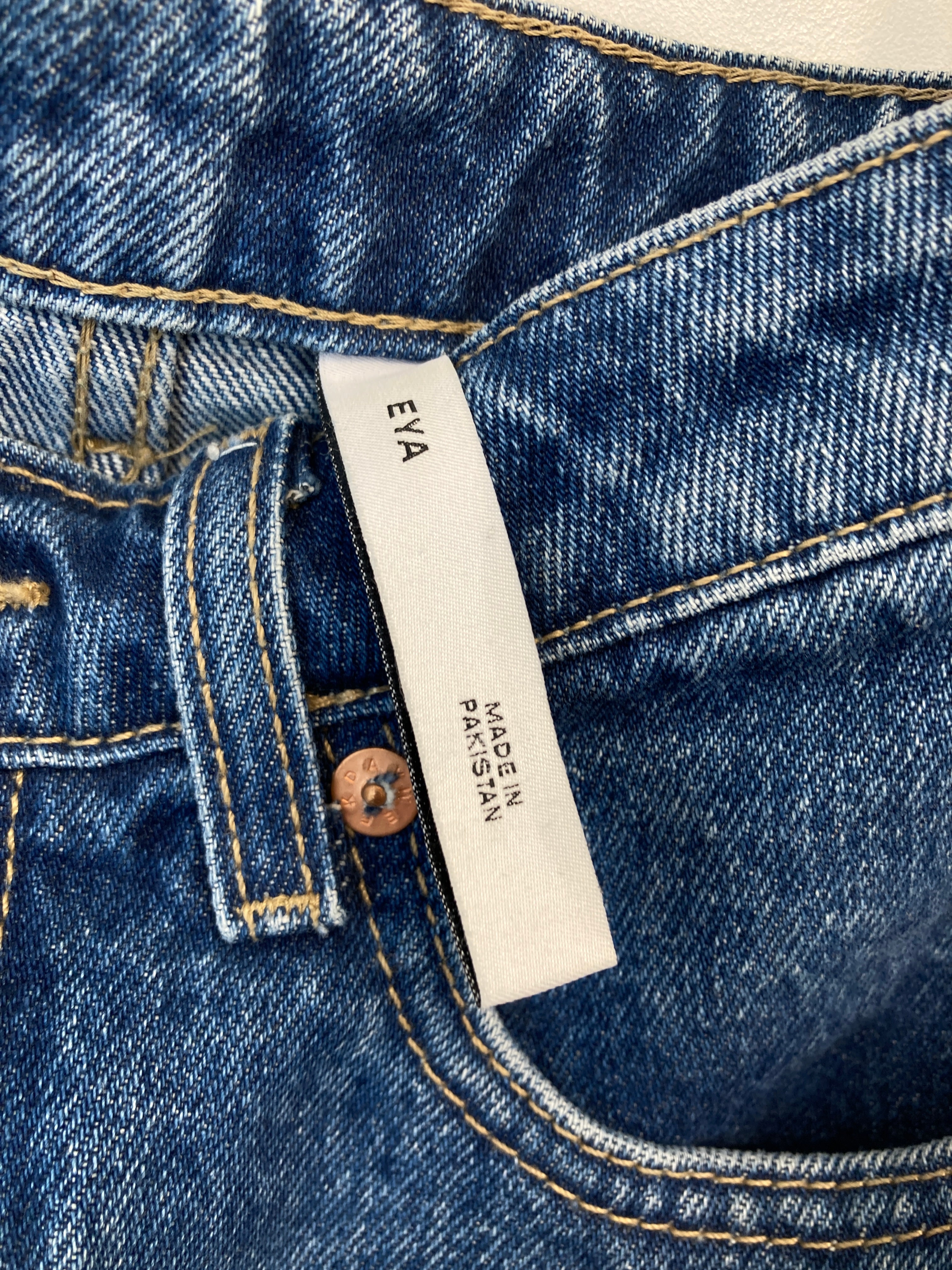 Weekday Shorts