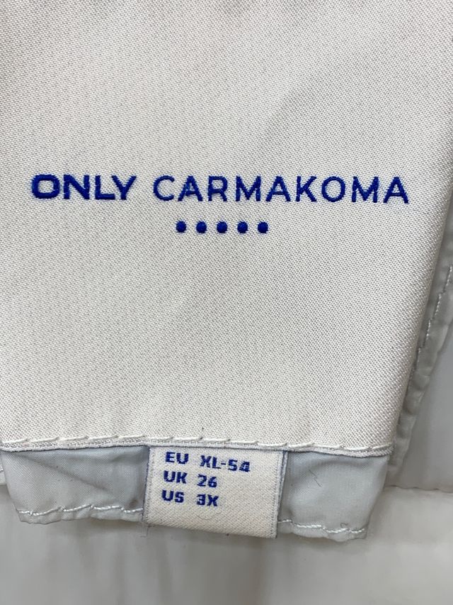 Only Carmakoma Jakke
