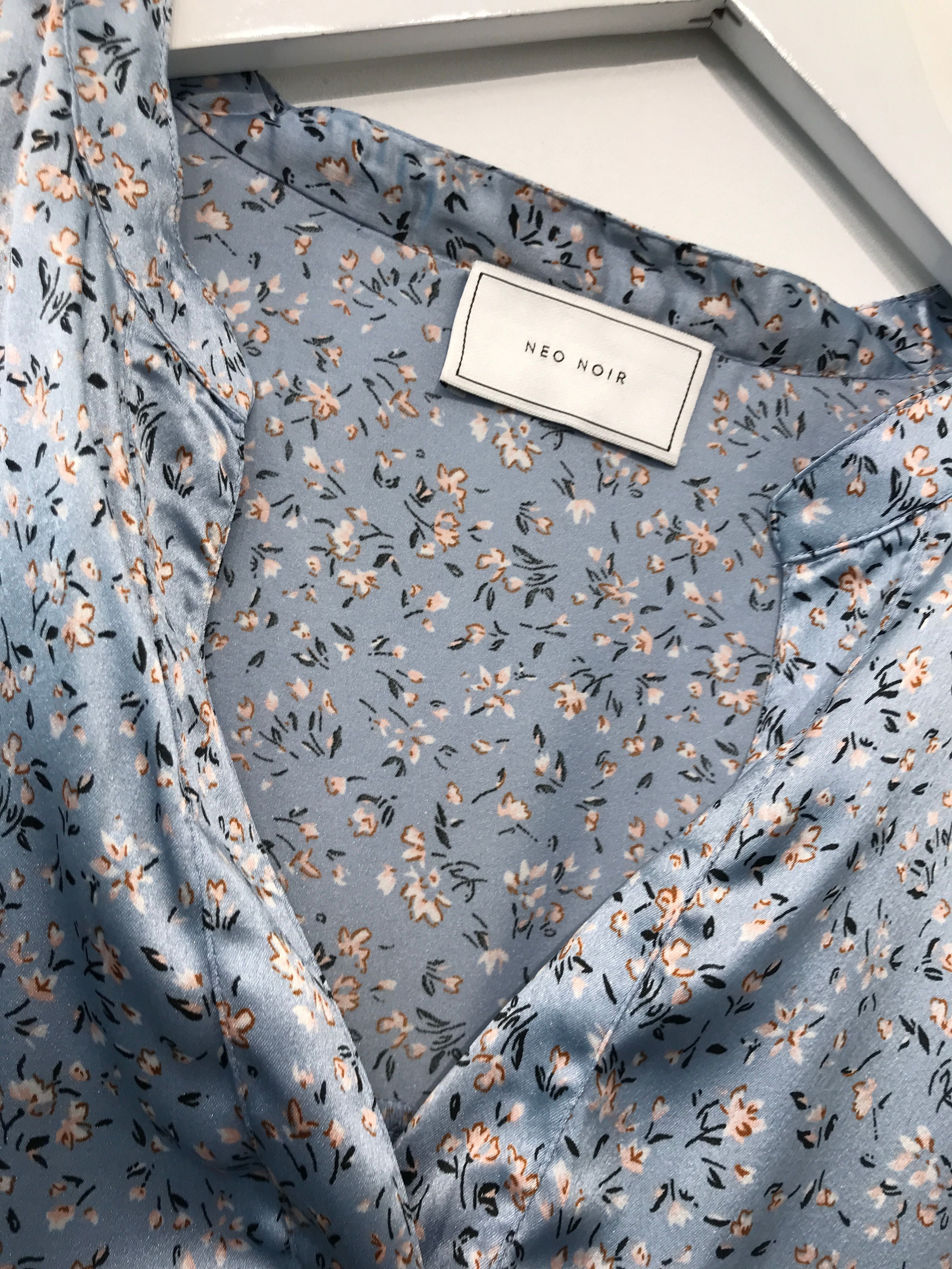 Neo Noir Bluse