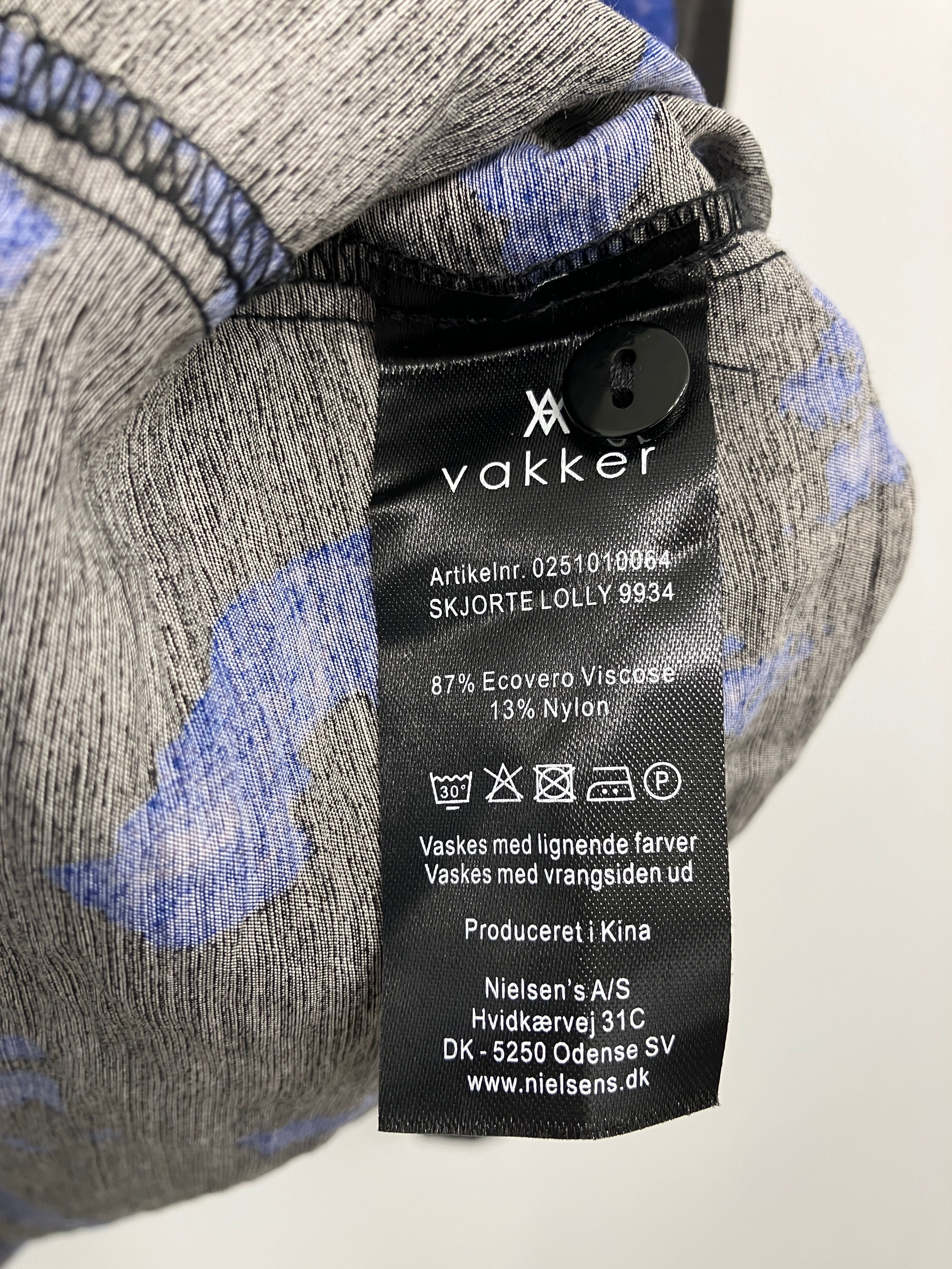 Vakker Bluse