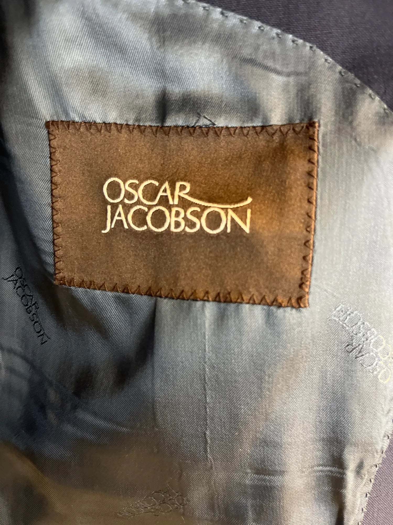 Oscar Jacobson habit jakke