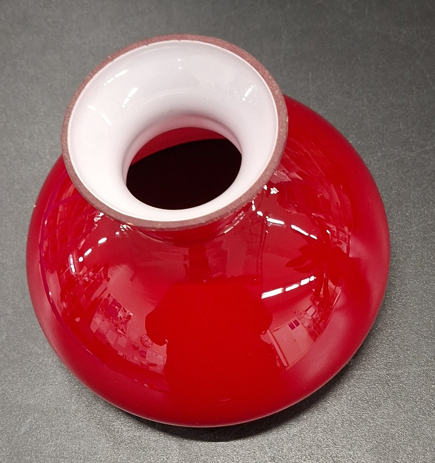 Klassisk rød glasskærm til olielampe – Ø 150 mm
