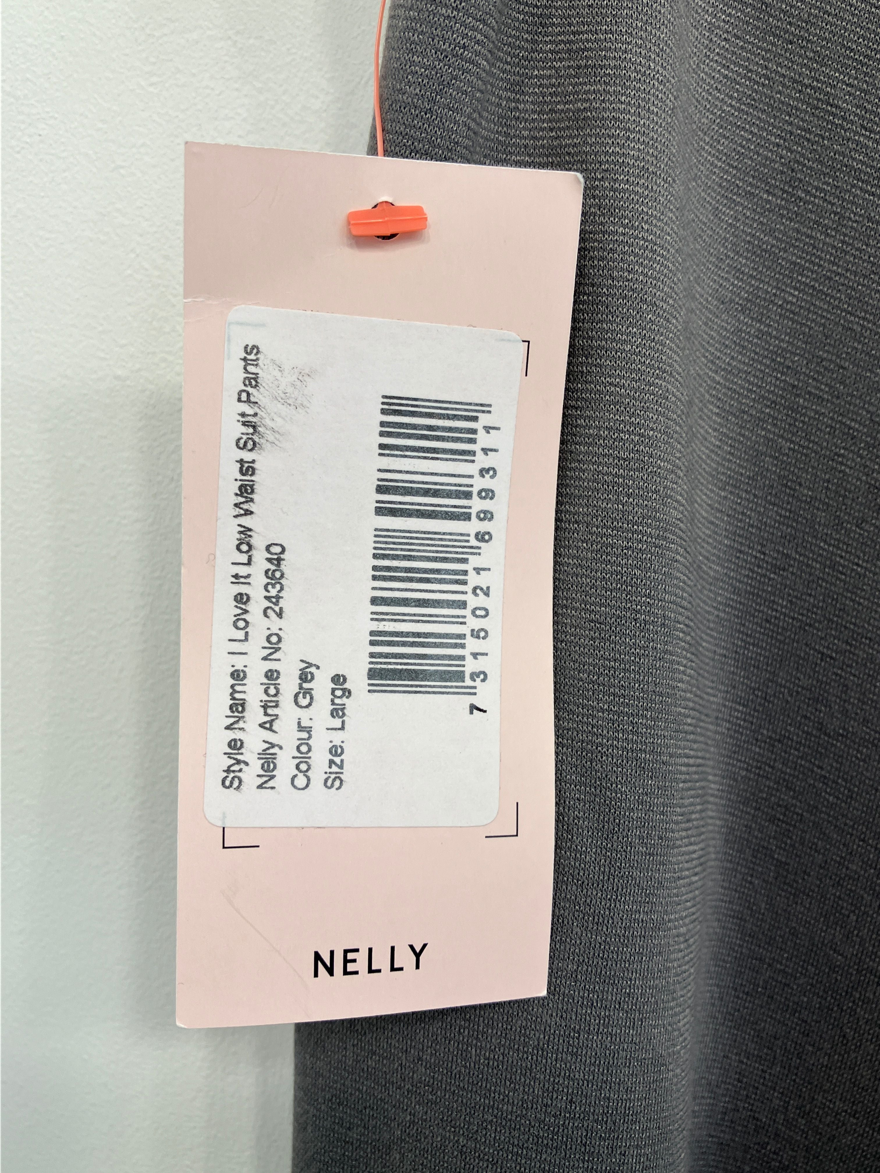 Nelly Bukser