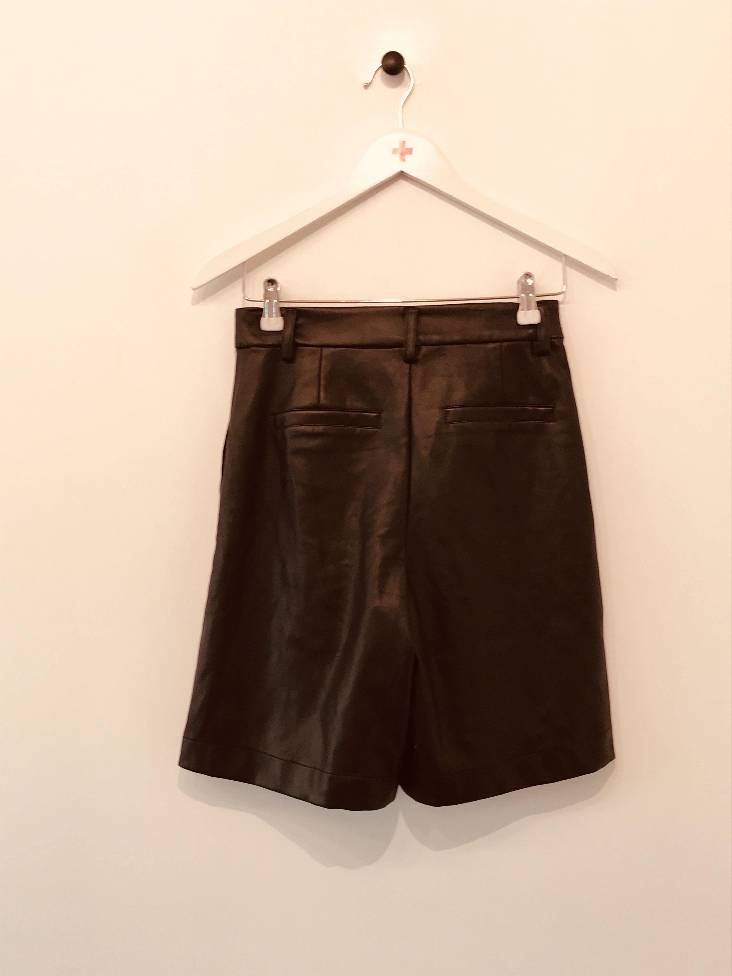 NA-KD Shorts