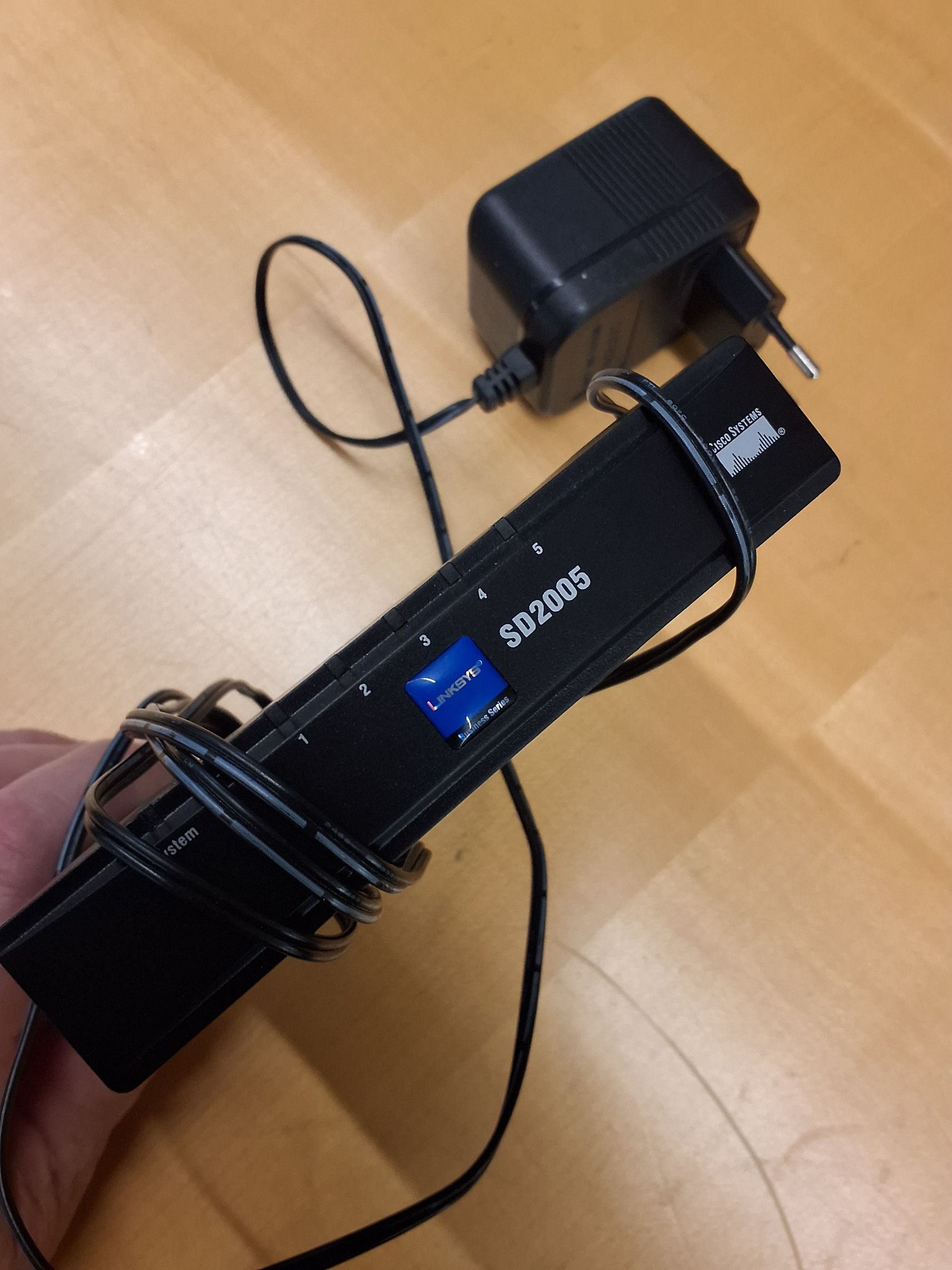 Netværks switch Linsys - 9523