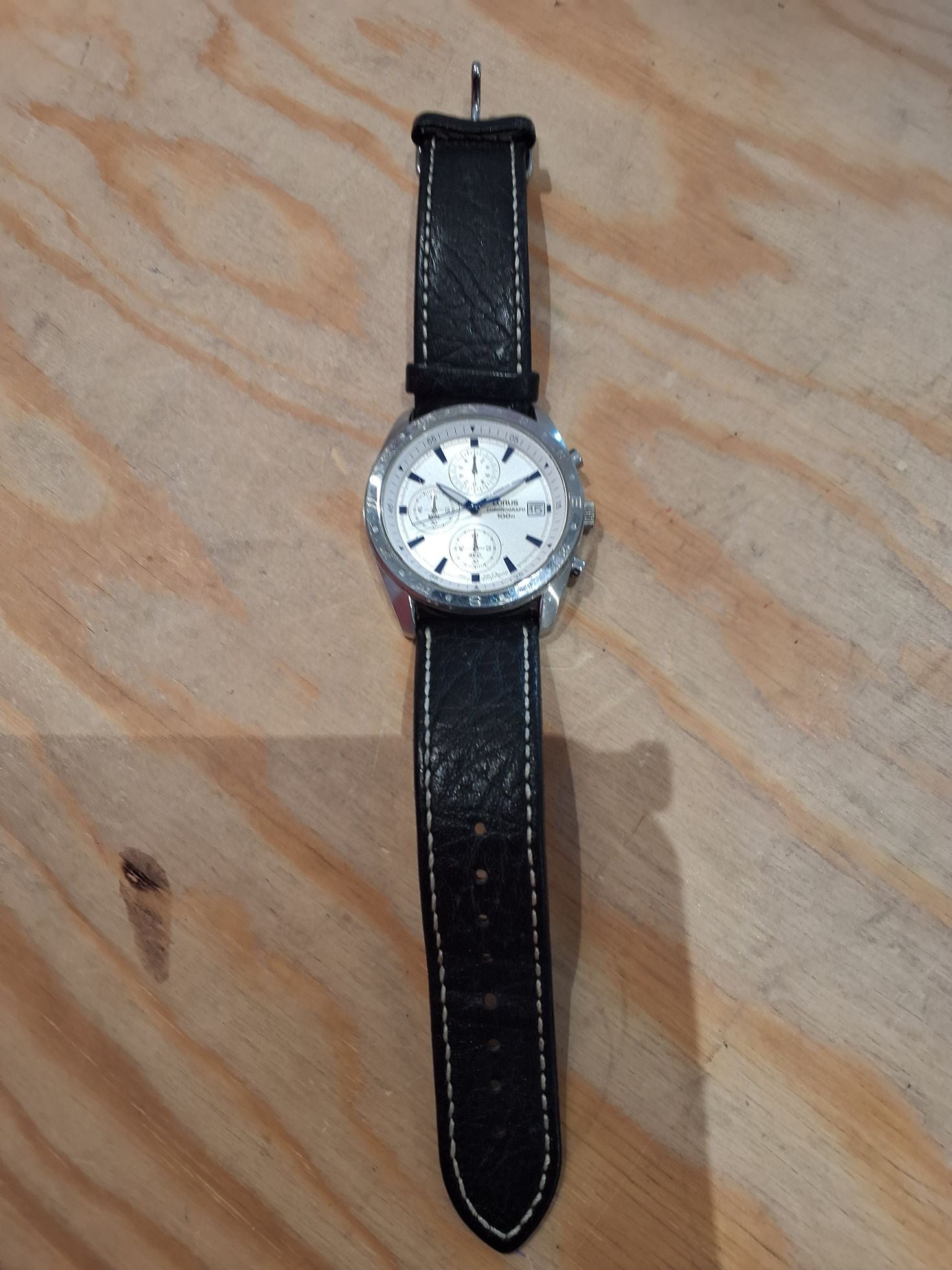 LORUS  Chronograph 100 m