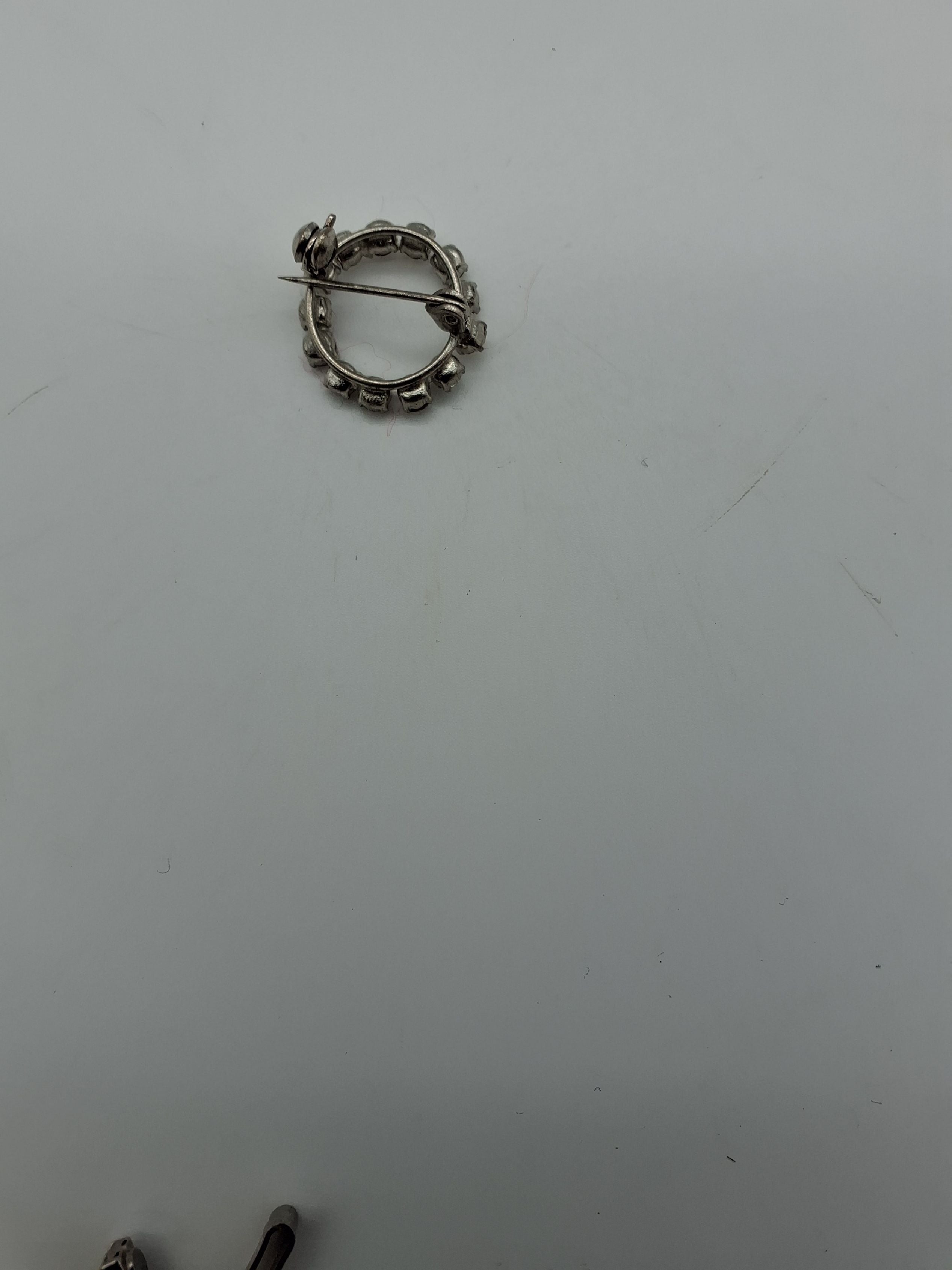 BROCHE OG ØRESTIKKER