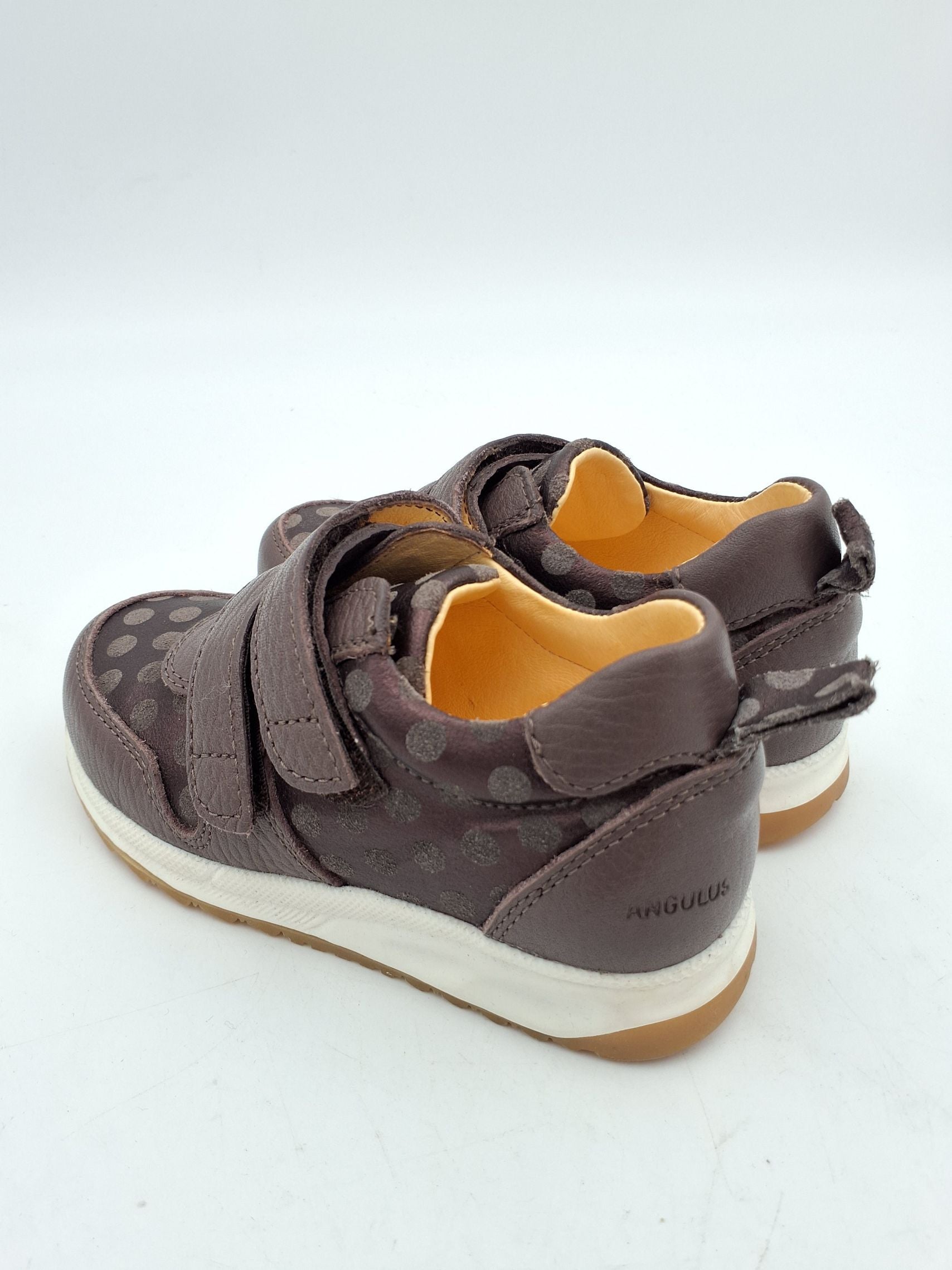 Angulus sneakers str 24