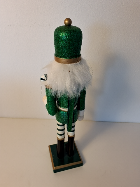 Grøn "Nøddeknækker"-figur