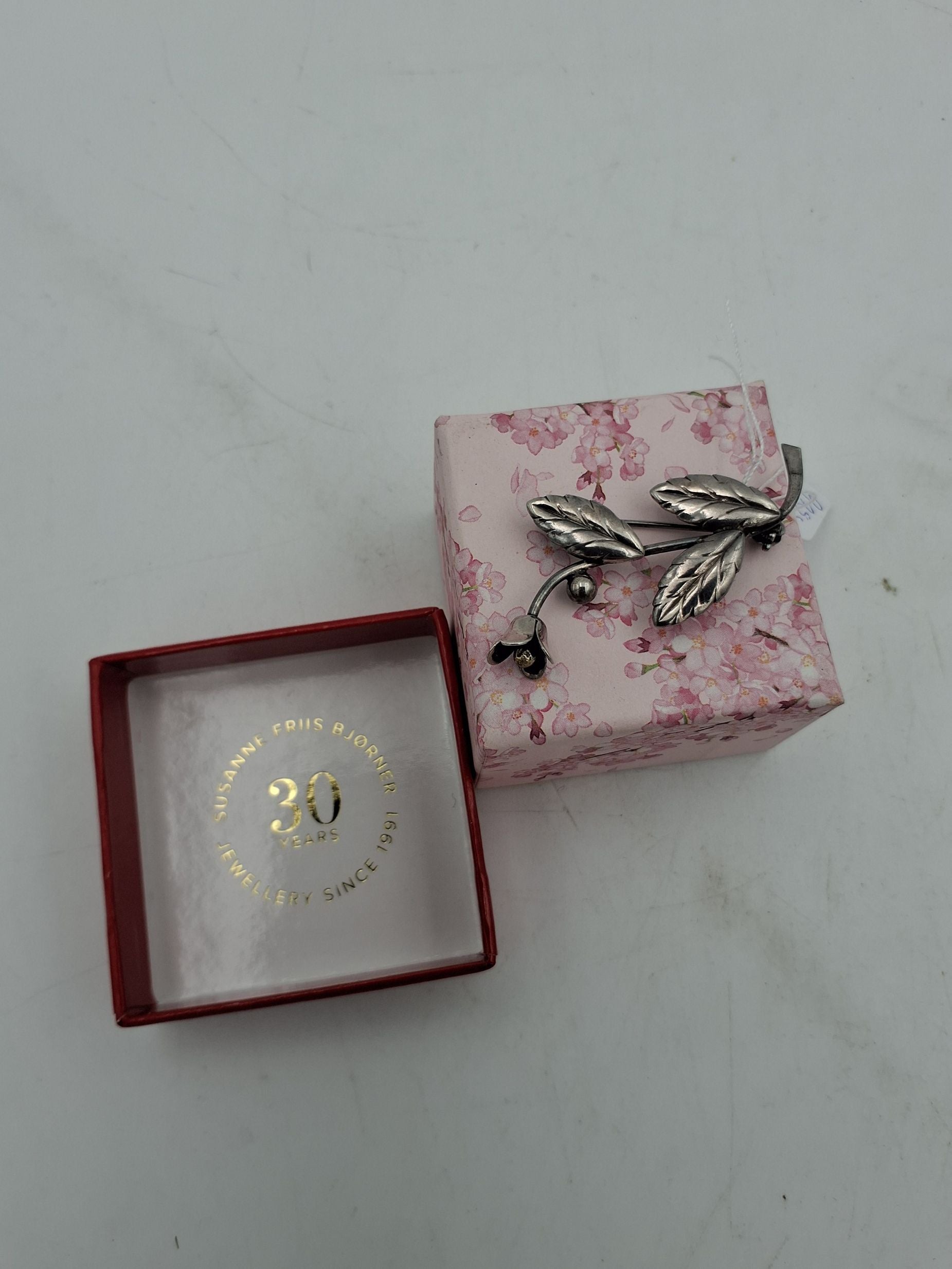 Broche i sølv