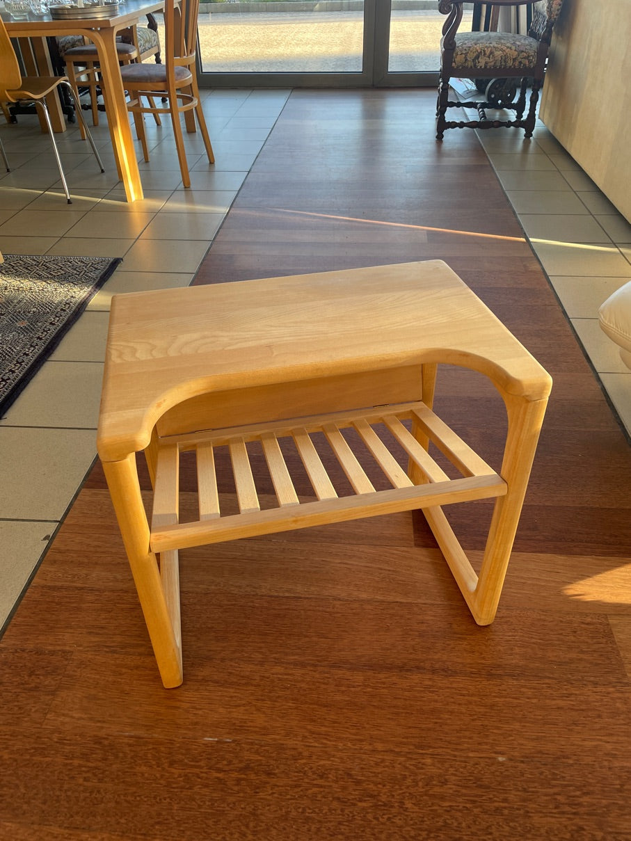 Sidebord i egetræ