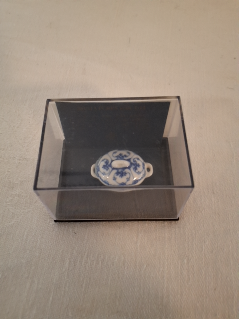 Vega Mini musselmalet porcelæn