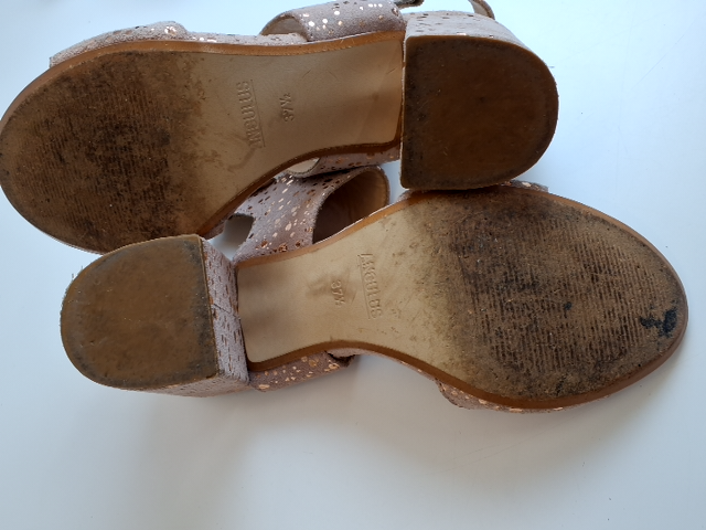 Angulus Sandal