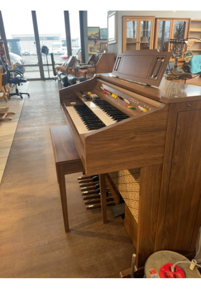 Yamaha El-orgel m. skammel