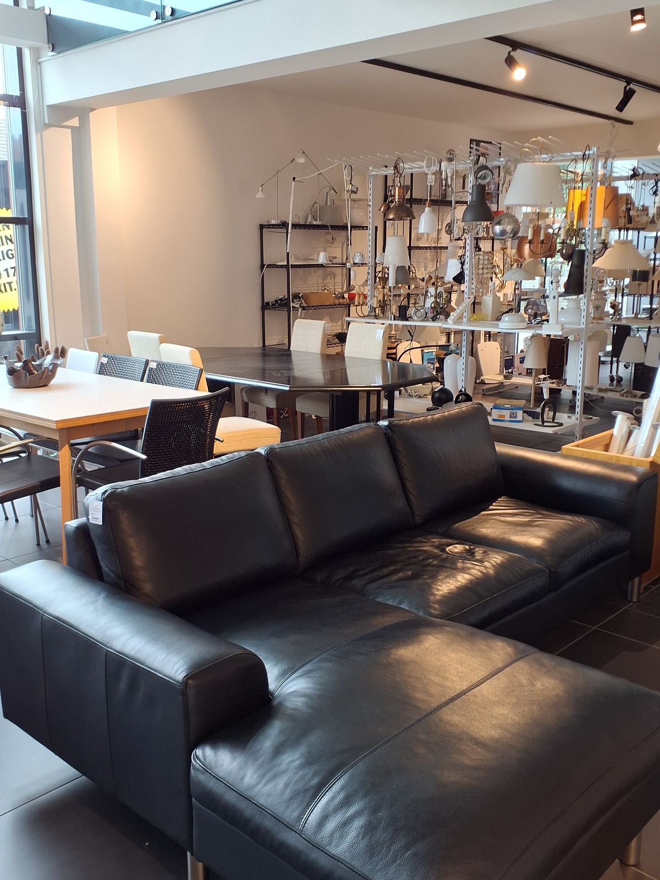 Hjørnesofa i sort læder