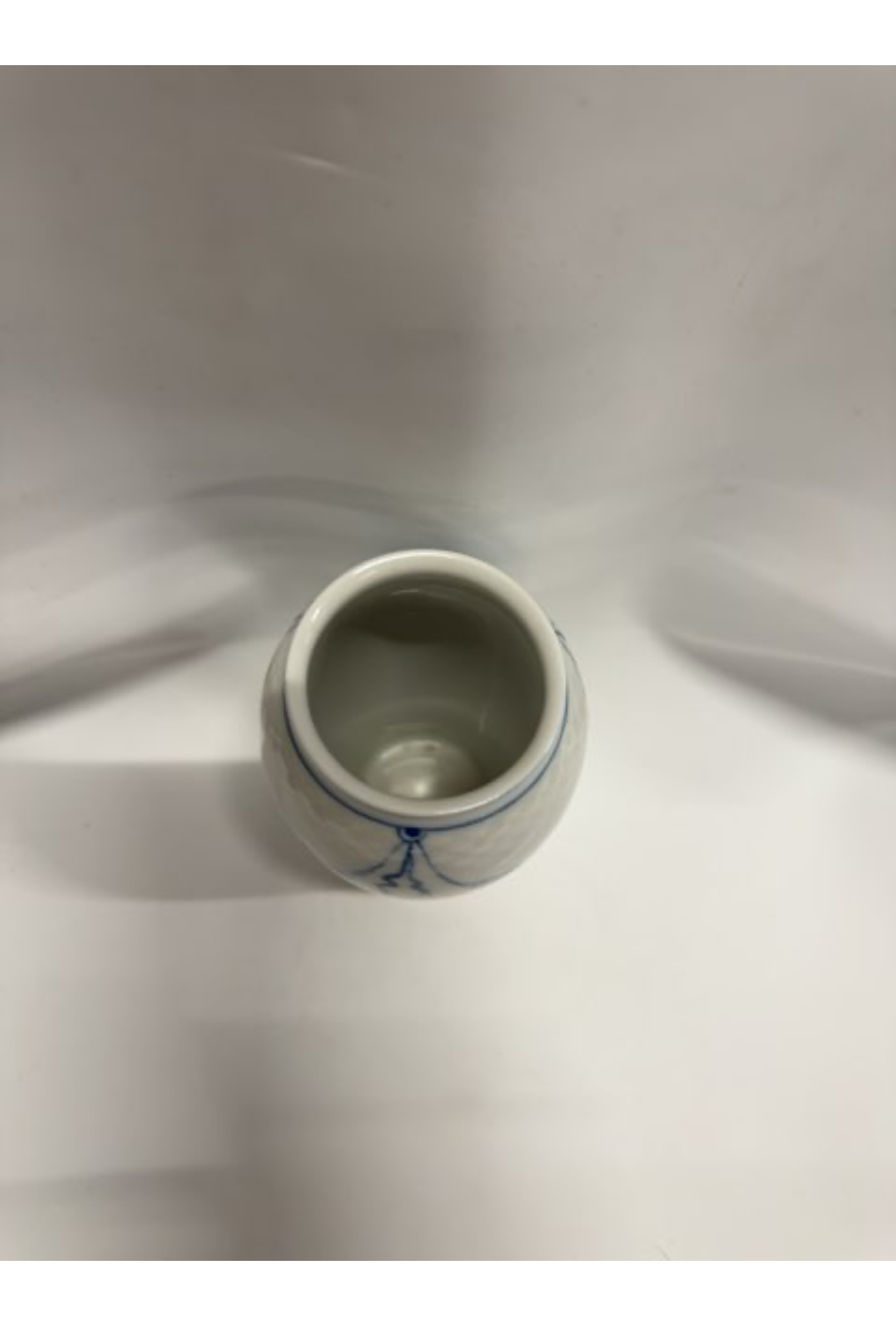 Vase med blå blomster "B&G"