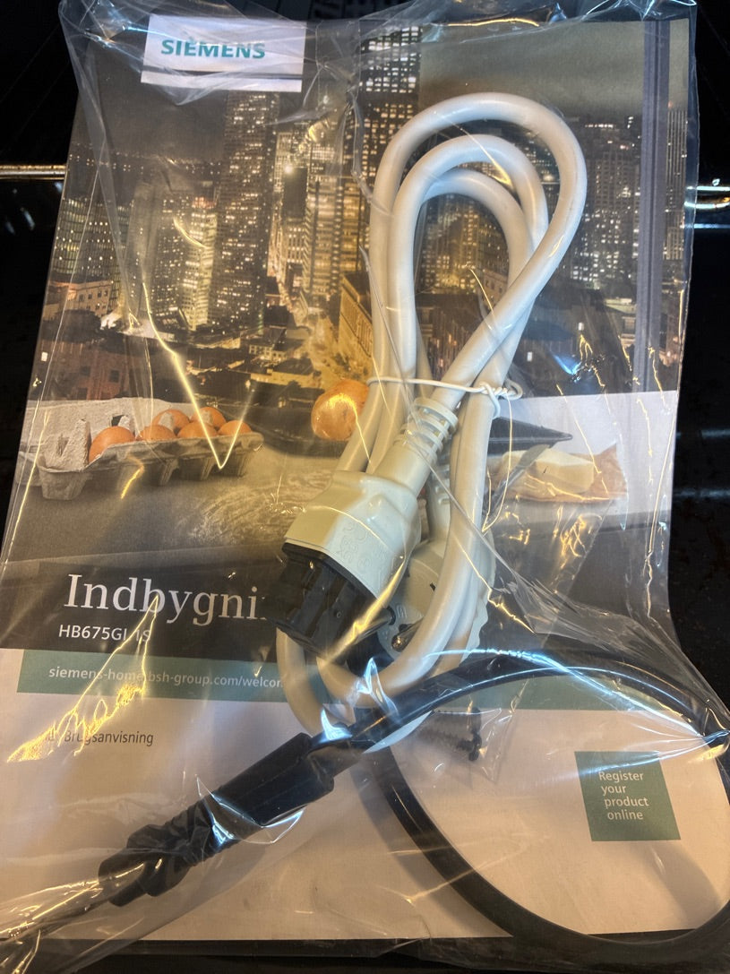Siemens indbygnings ovn HB675GIS 1S/40