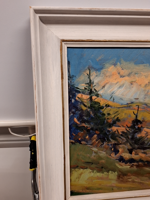 Maleri bondegård i kuperet landskab