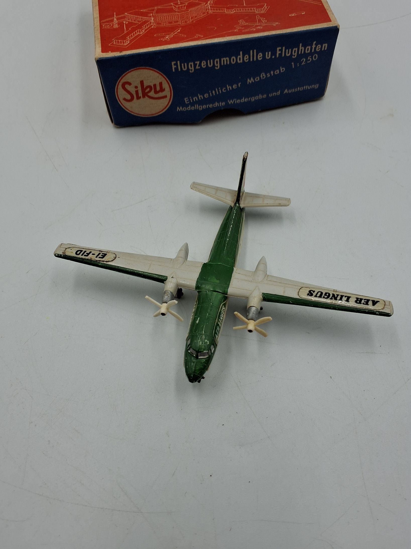Siku Fokker F 27 Frindship