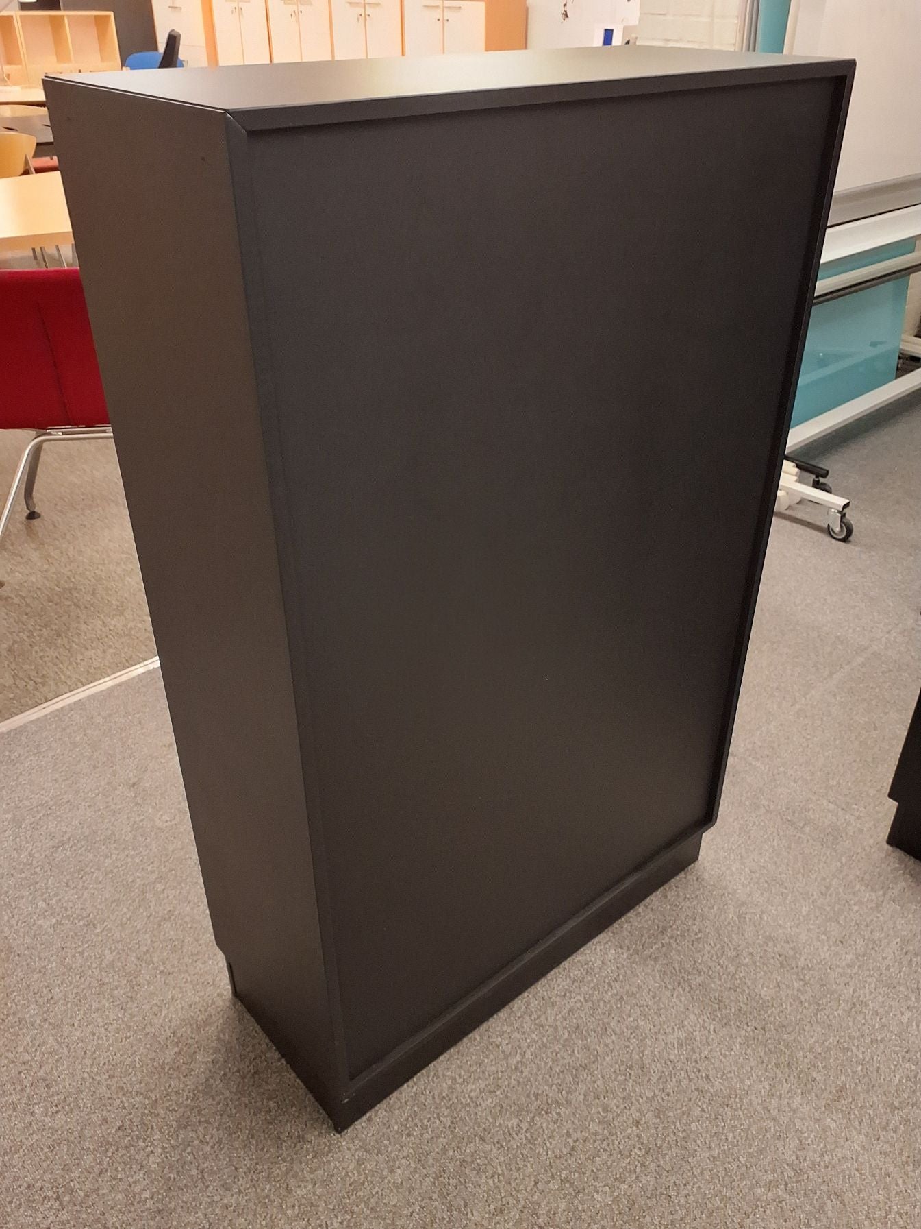 Skab sort høj - 3069