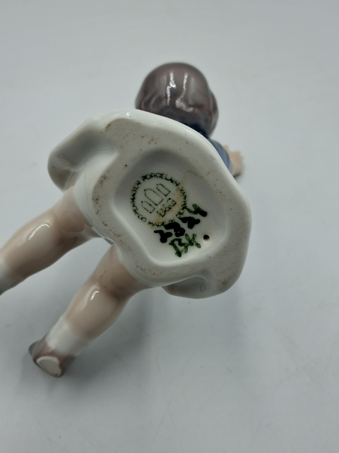 B & G Figur  Pige op til mor