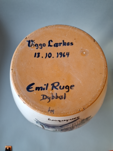 Emil Ruge, Dybbøl vase