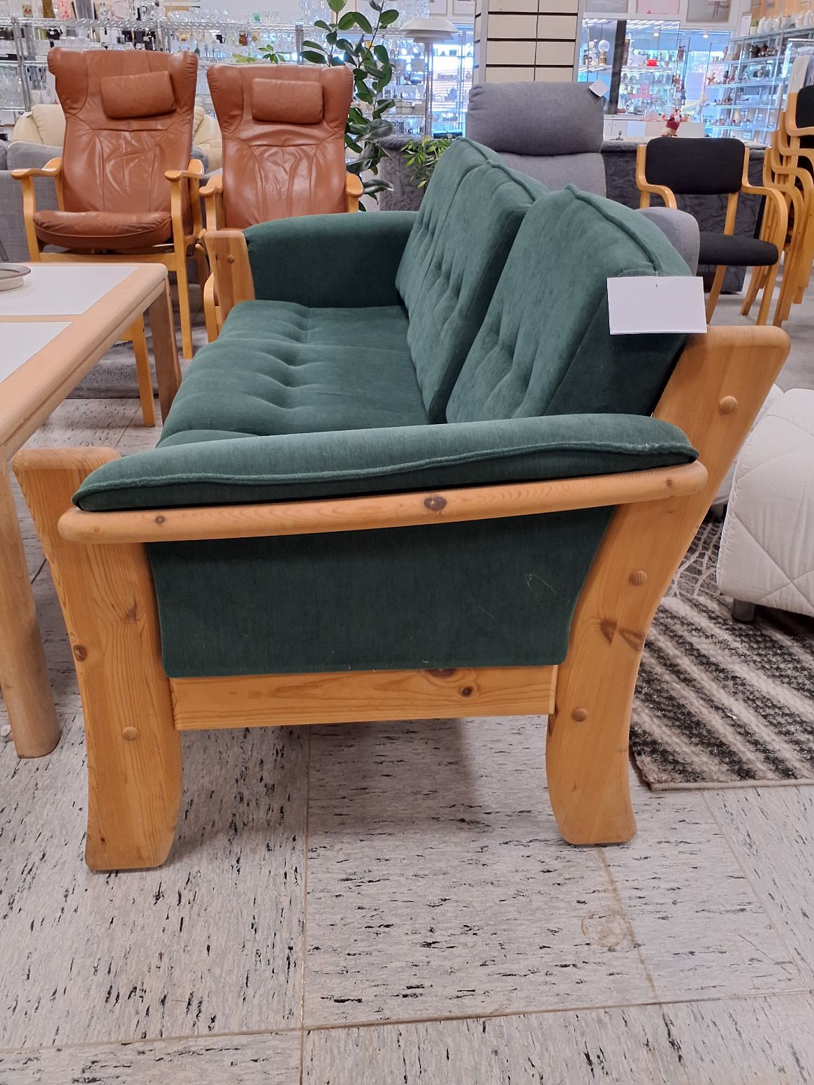 3 prs grøn sofa .fyrtræ.