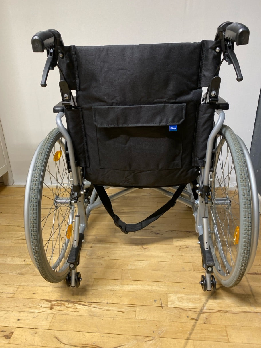 Timago kørestol i aluminium – sædebredde 51 cm