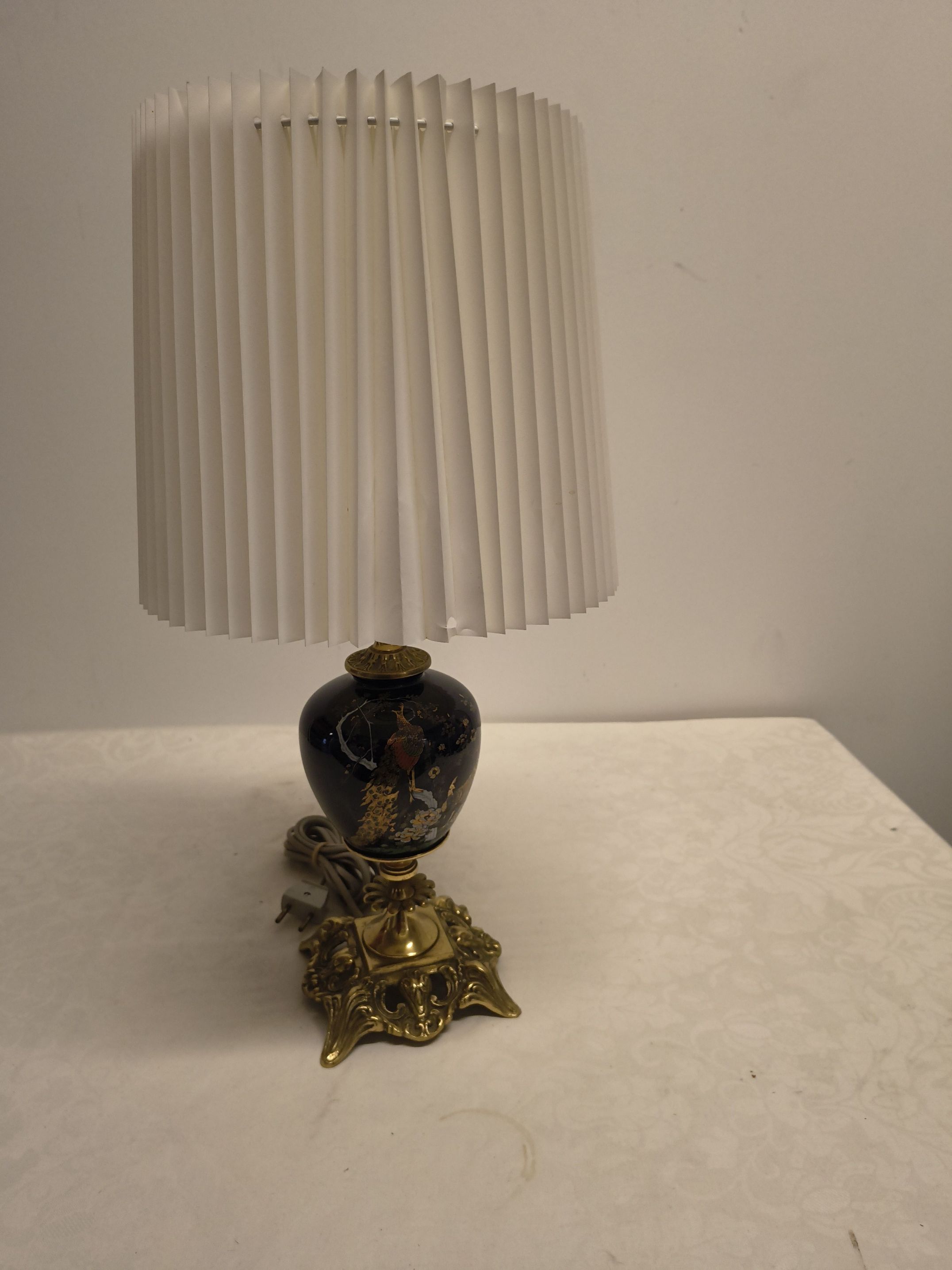 Lampefod messing og blåt glas med fugle motiv