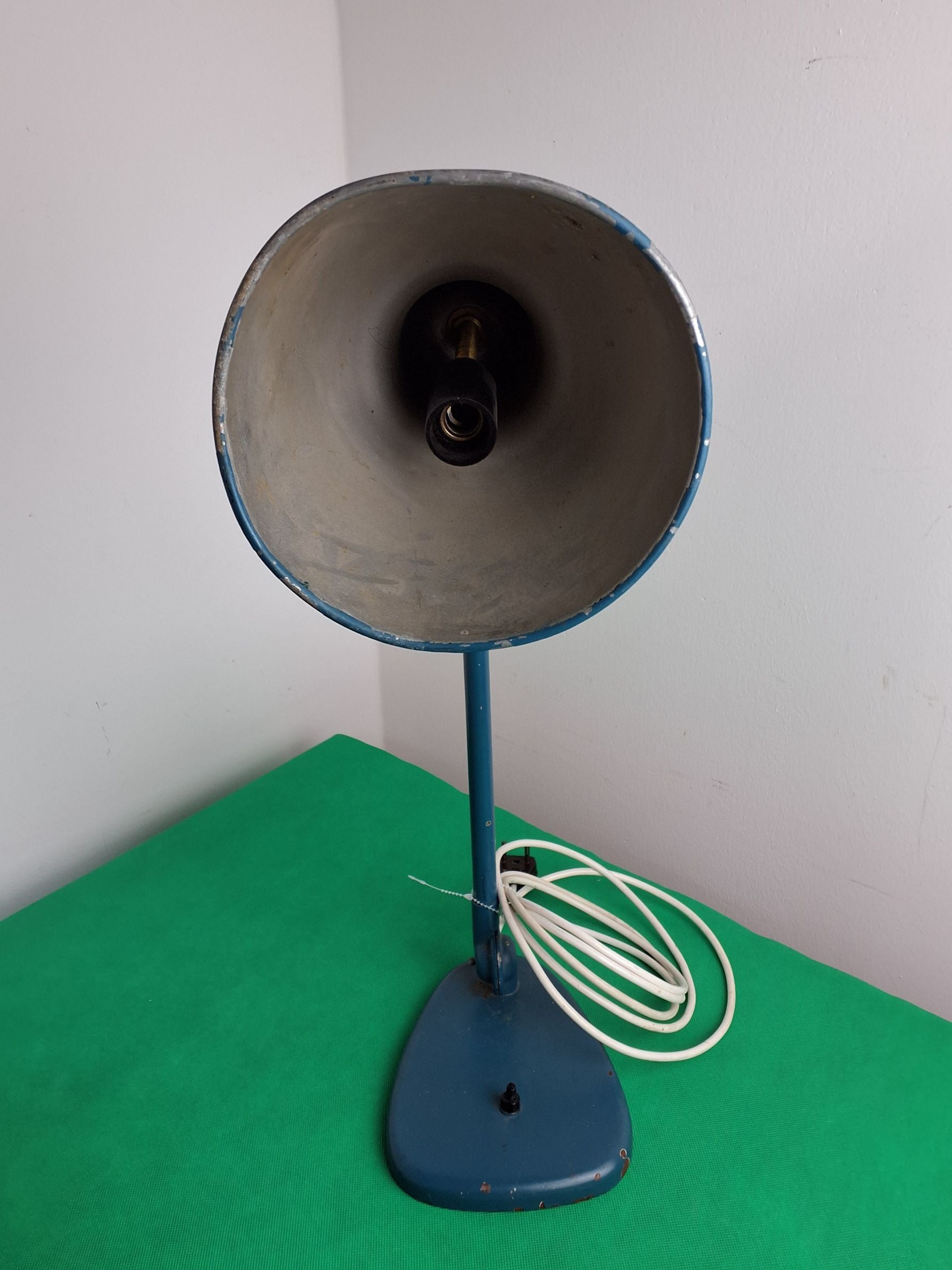 Bordlampe i Bauhaus design