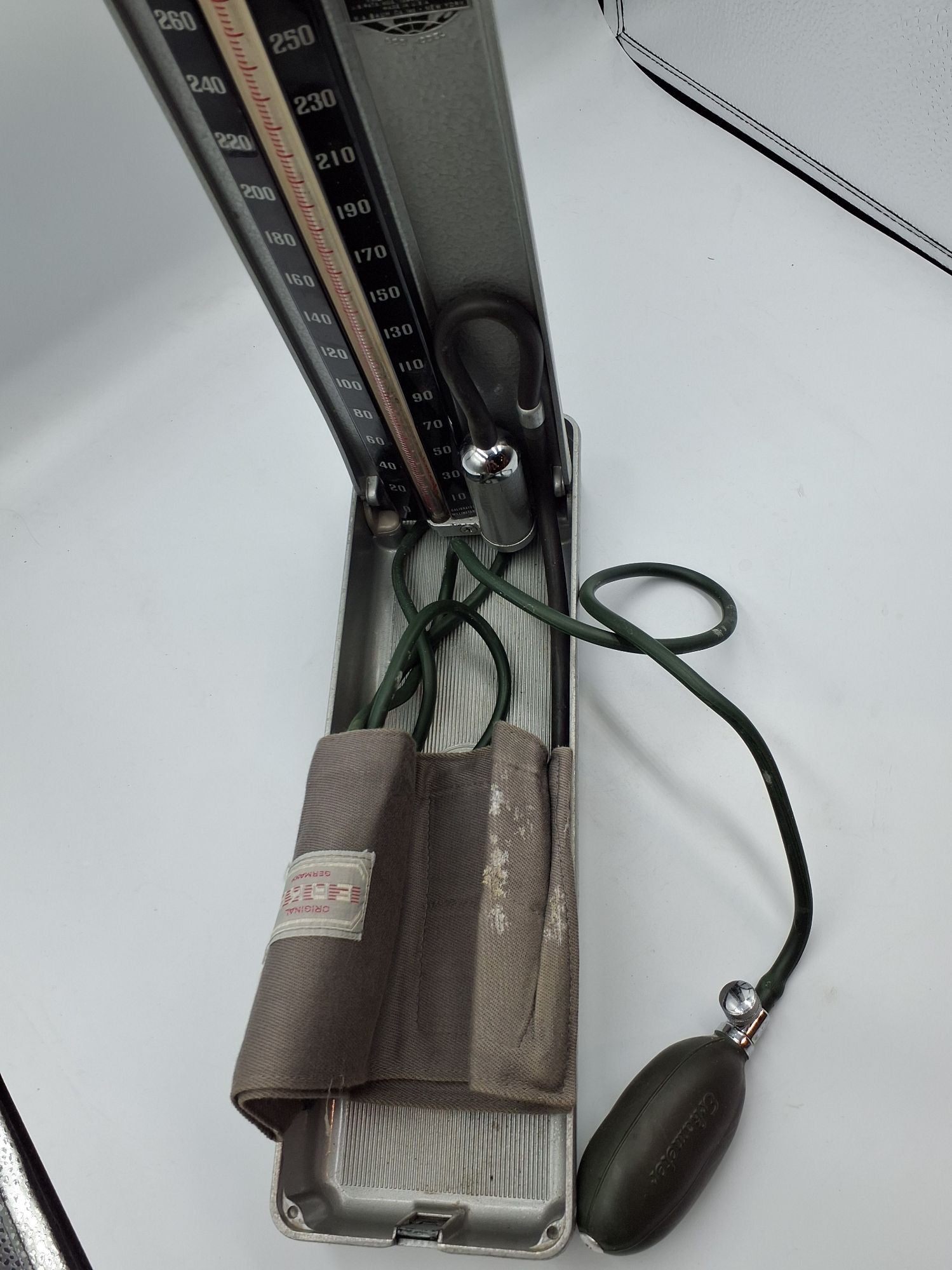 Gammelt blodtryk apparat