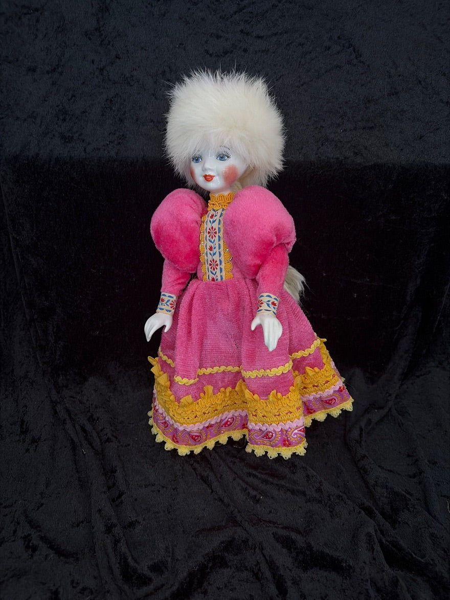 Porcelæns dukke