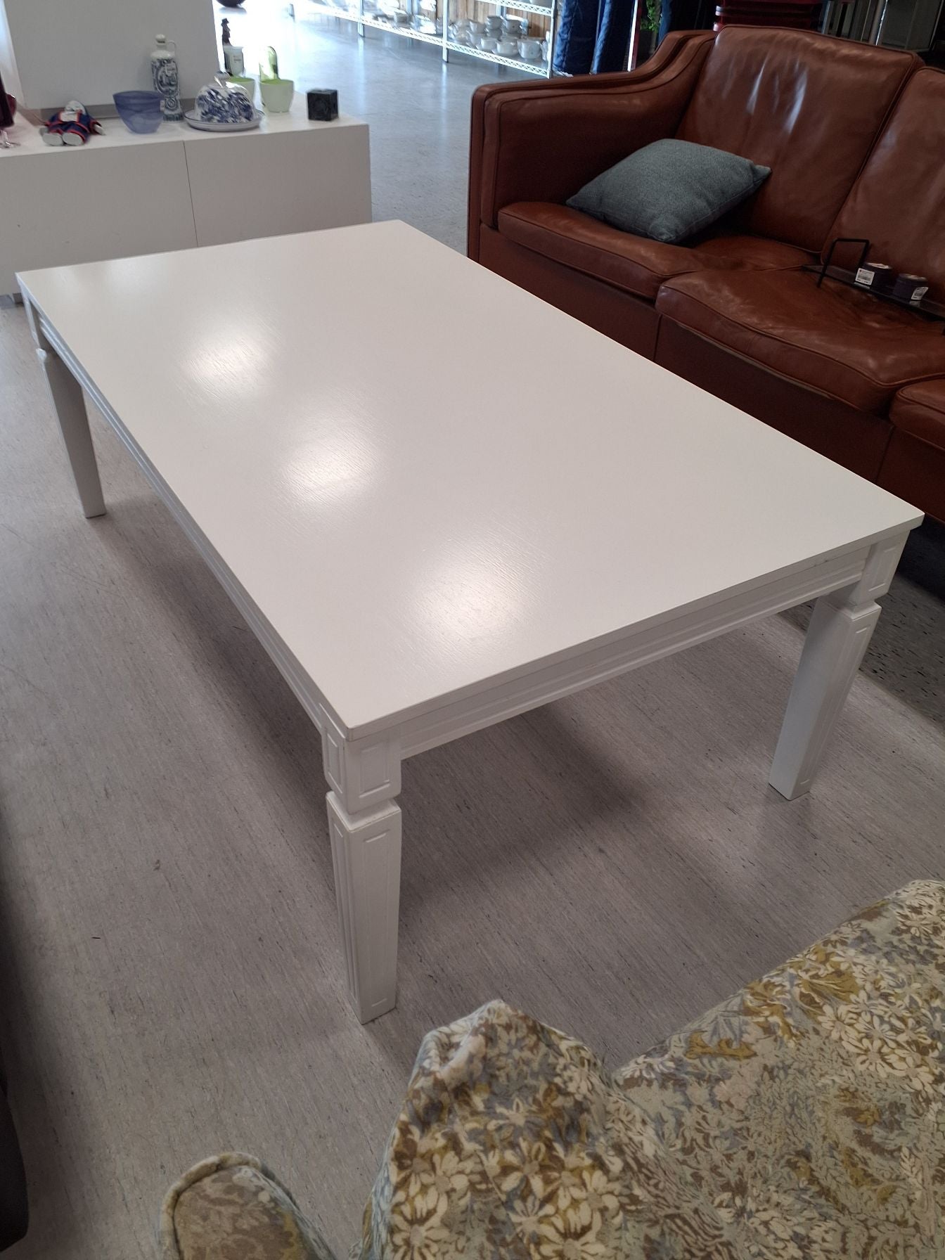Stort hvidt sofabord 140x80
