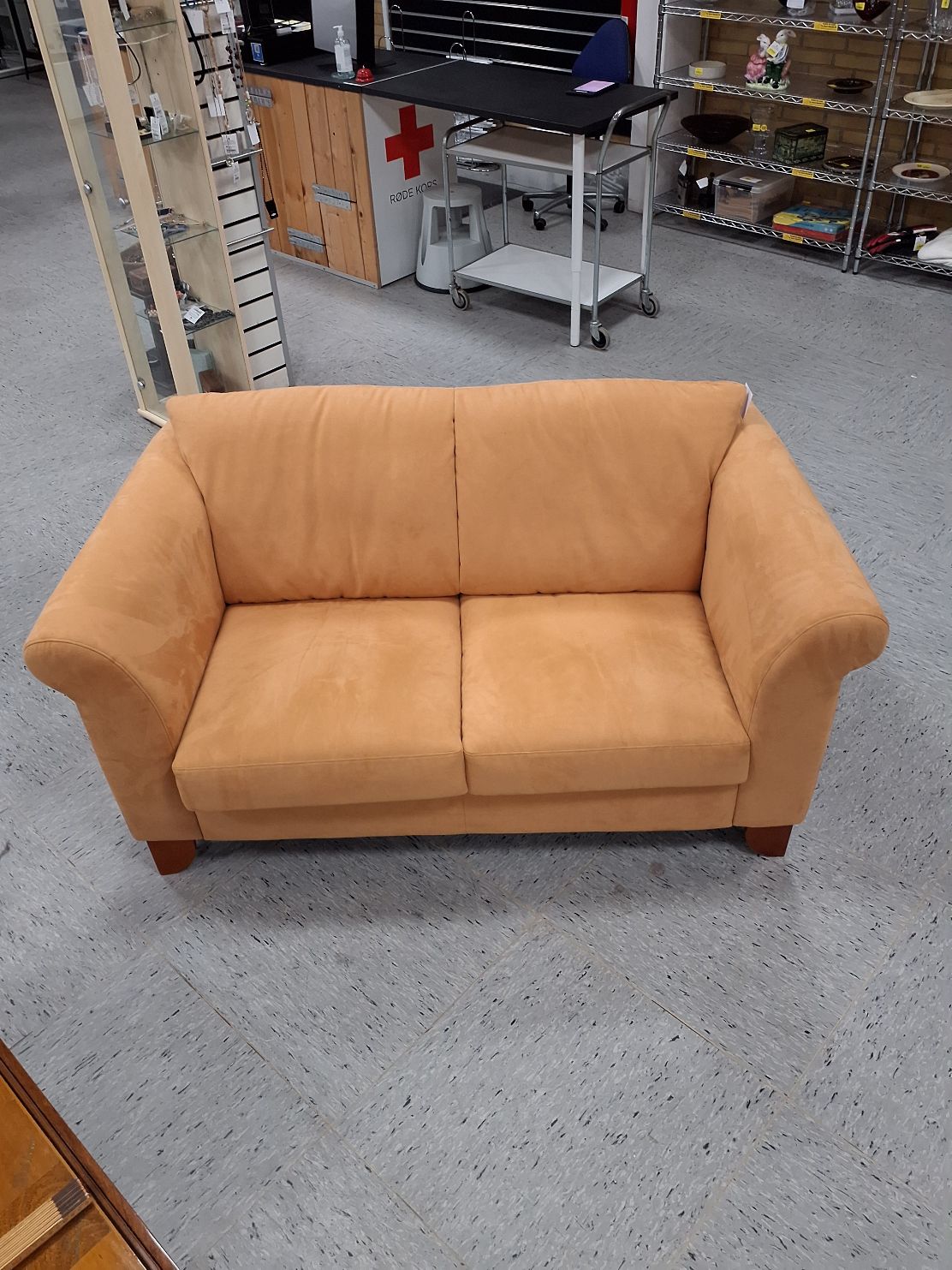 Ferskenfarve 2ps sofa