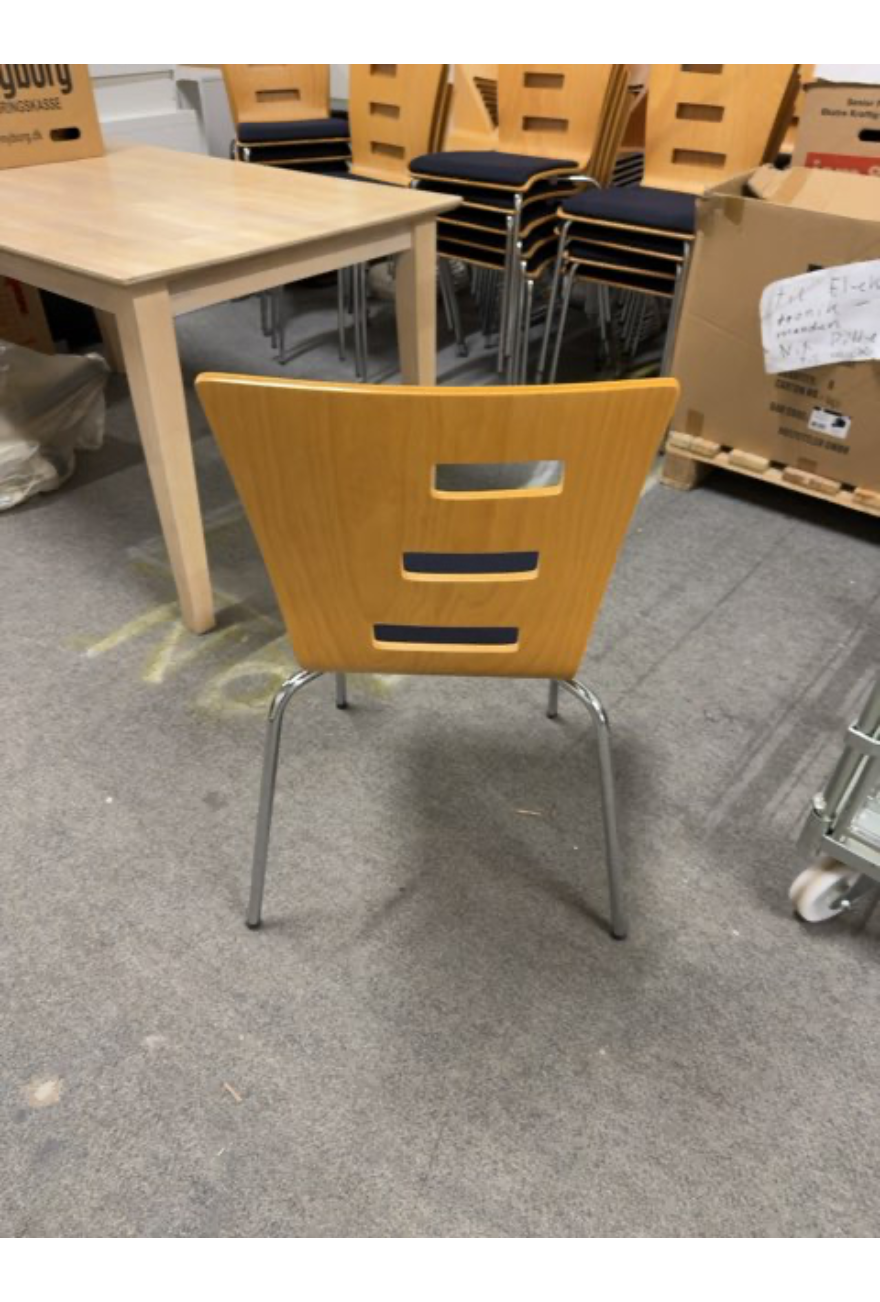 Spisestol med blå sæde