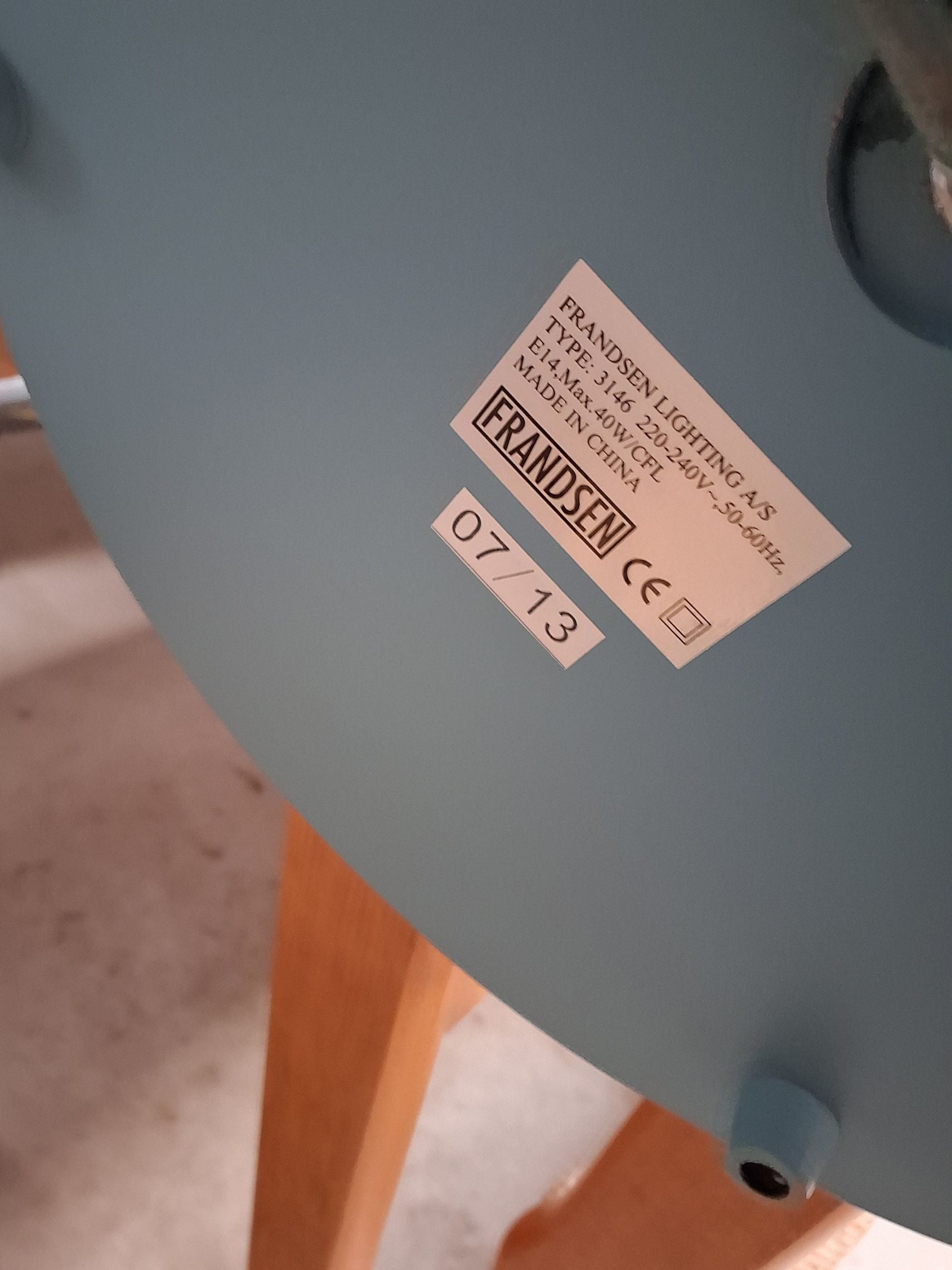 Isblå standerlampe