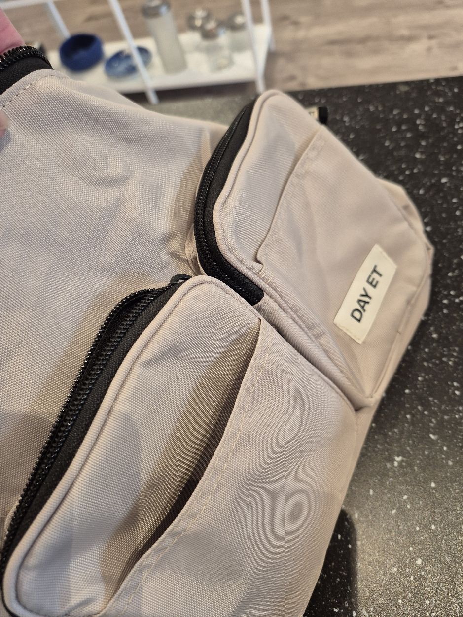 DAY ET * Beige TASKE